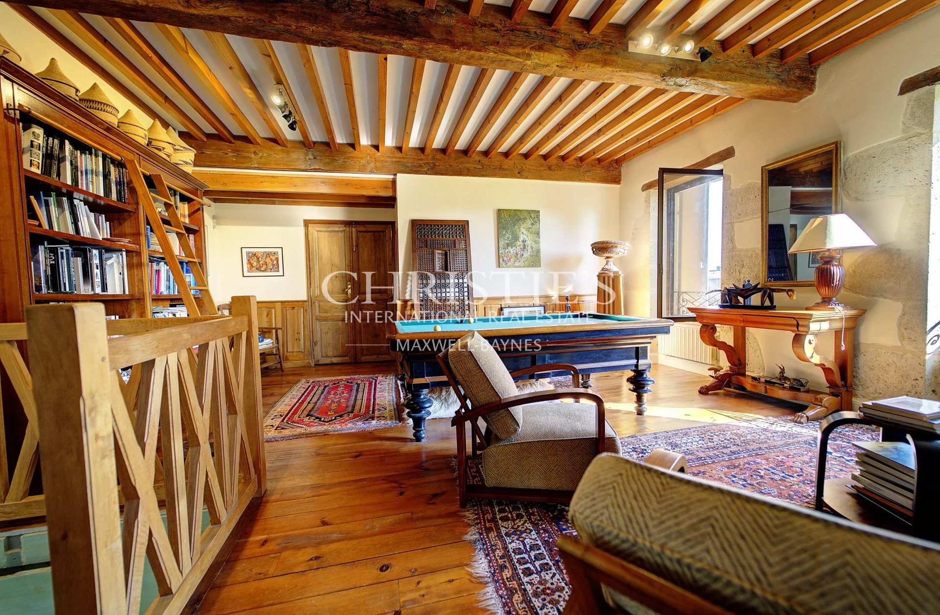 8 Bedroom Villa/Townhouse's Image 6