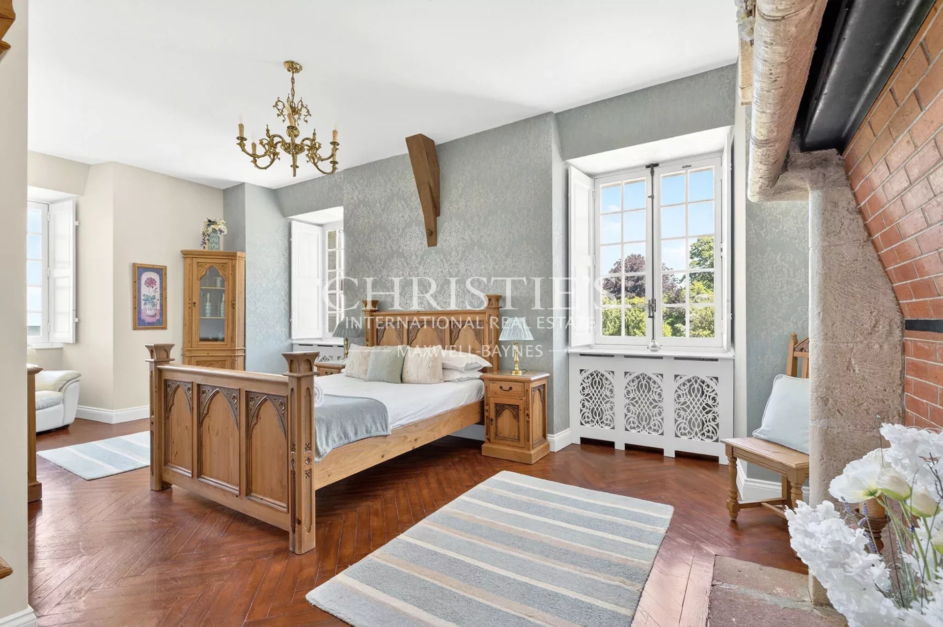 38 Bedroom Chateau's Image 48