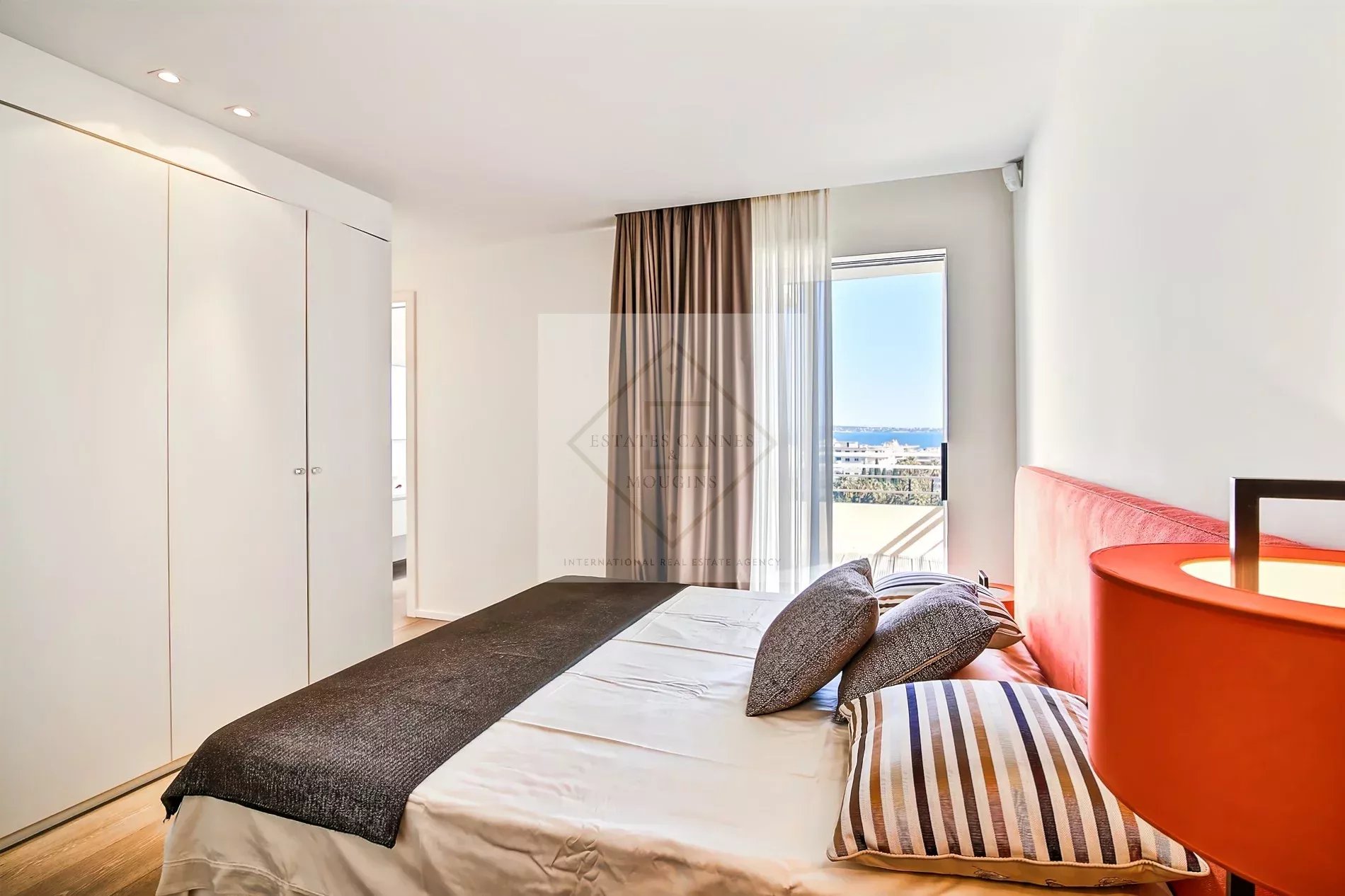CANNES CROISETTE – PENTHOUSE D'EXCEPTION AVEC VUE MER PANORAMIQUE — photo 16