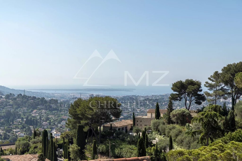 Villa for sale in Mougins — Charming village houses