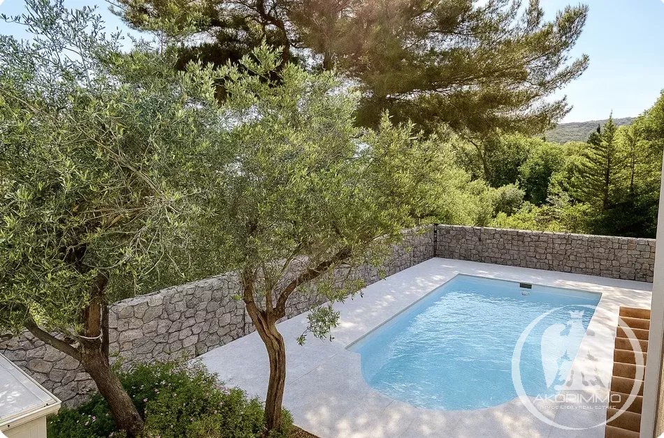 Maison de ville  5 pièces Piscine – 112 m²