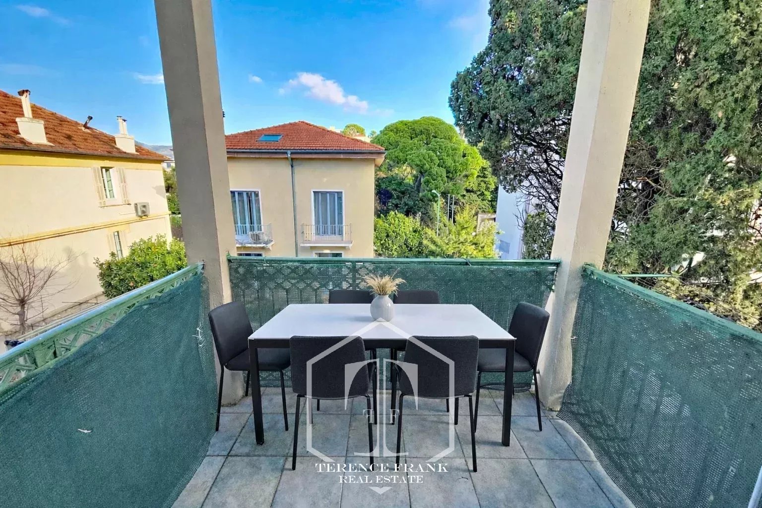 Agence immobilière de 