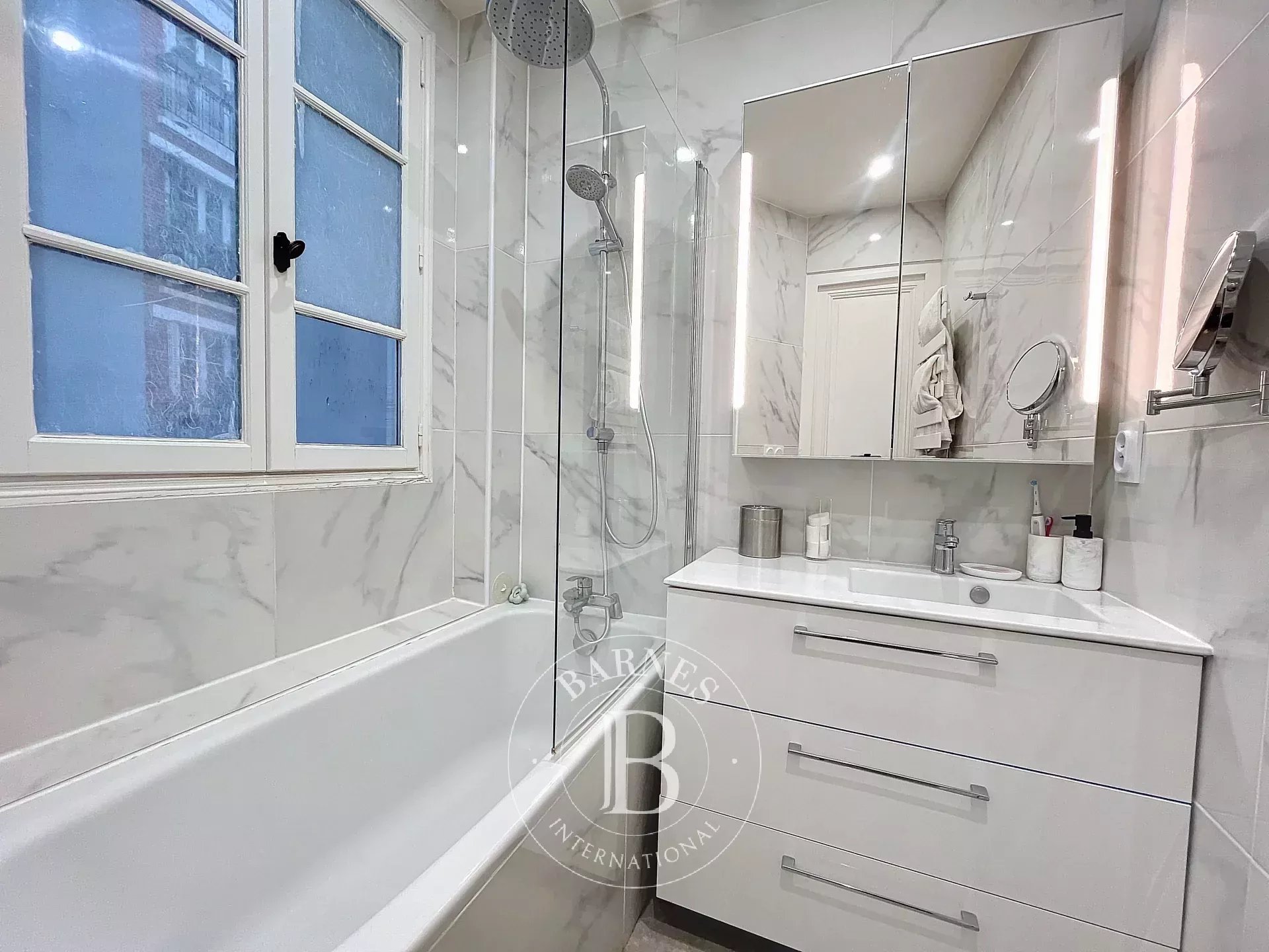 Daire Paris 18ème - picture 6