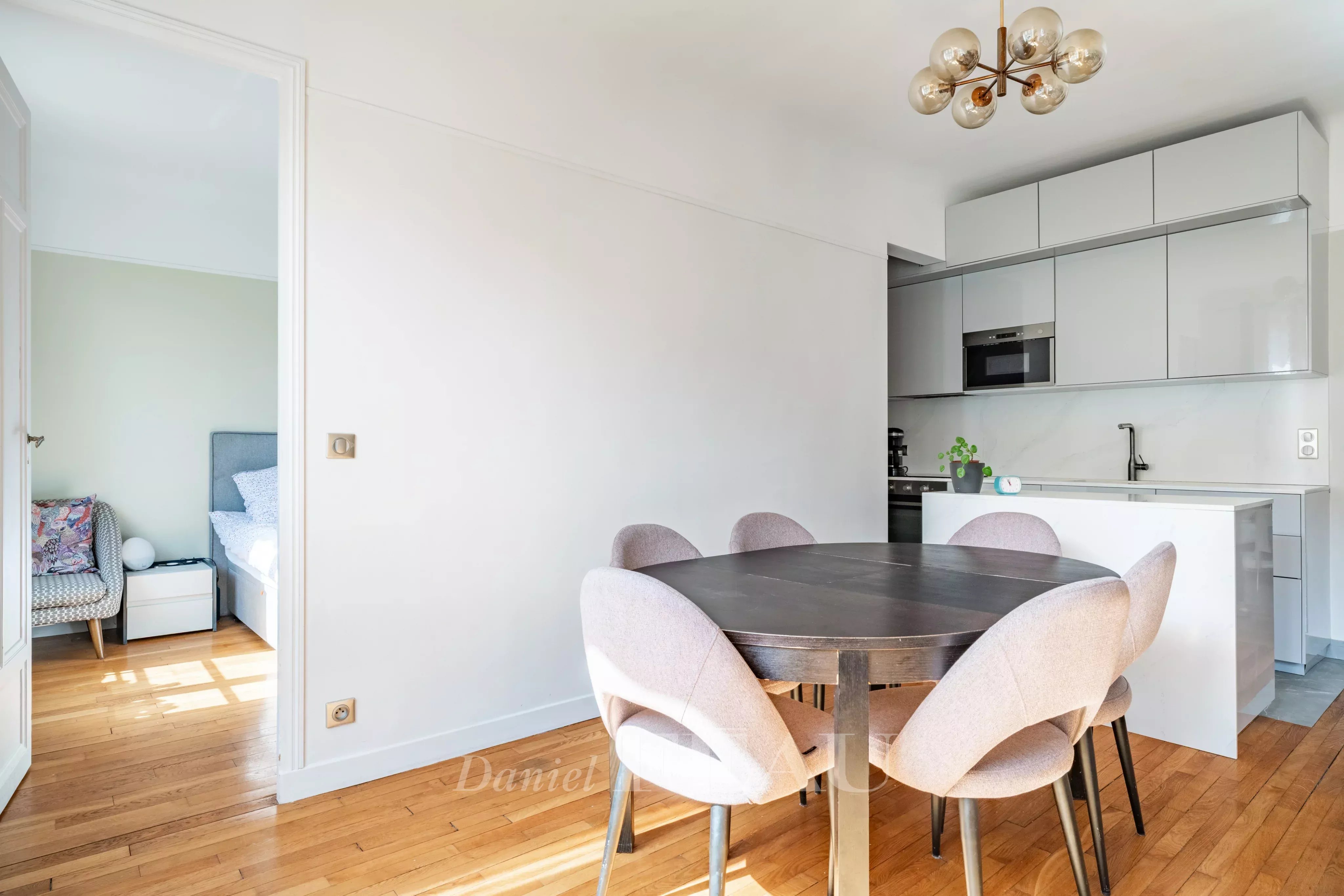 Sale Apartment Paris 16th
