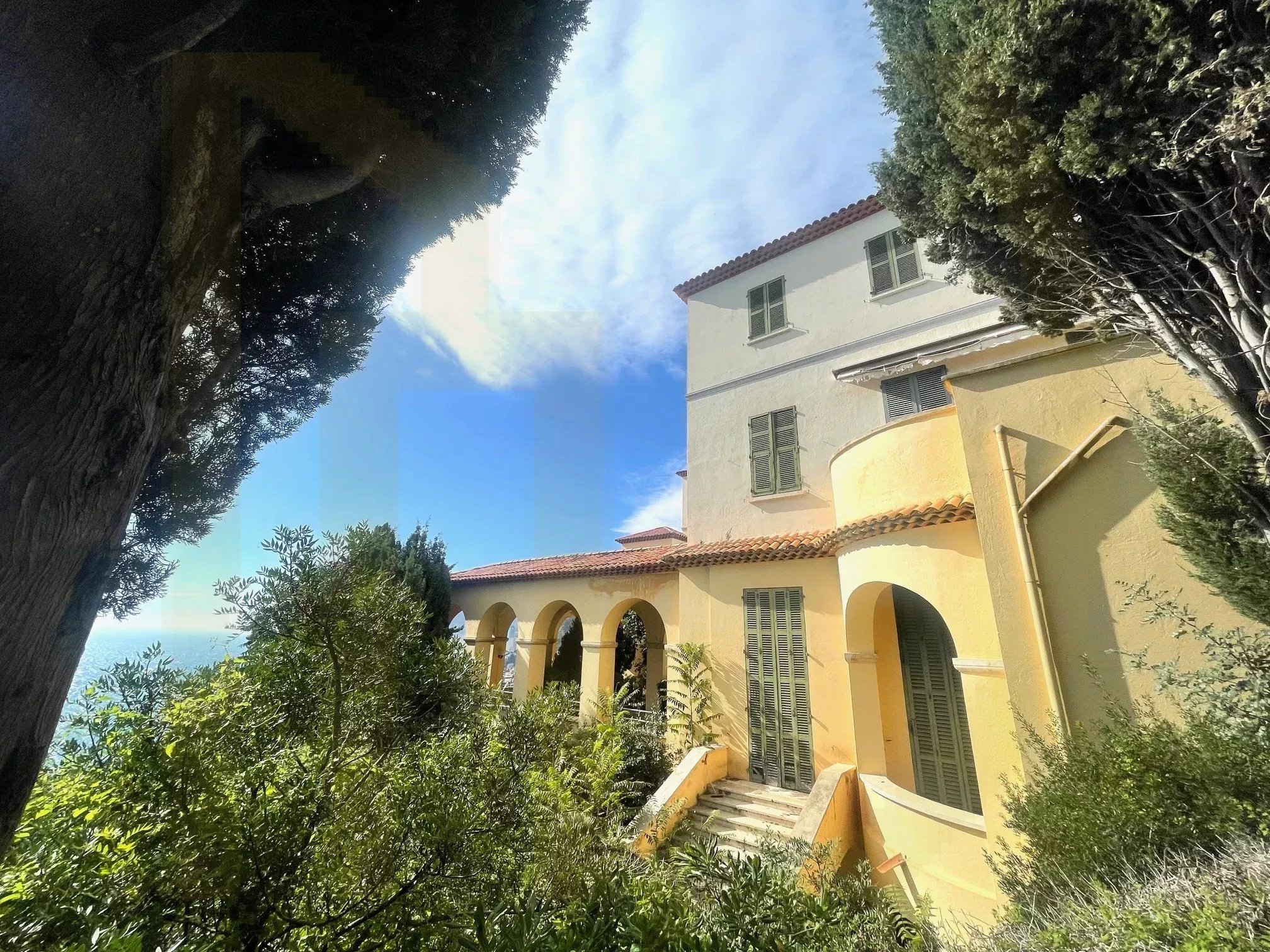 Magnifique appartement de 186m2 au Château de la mer.