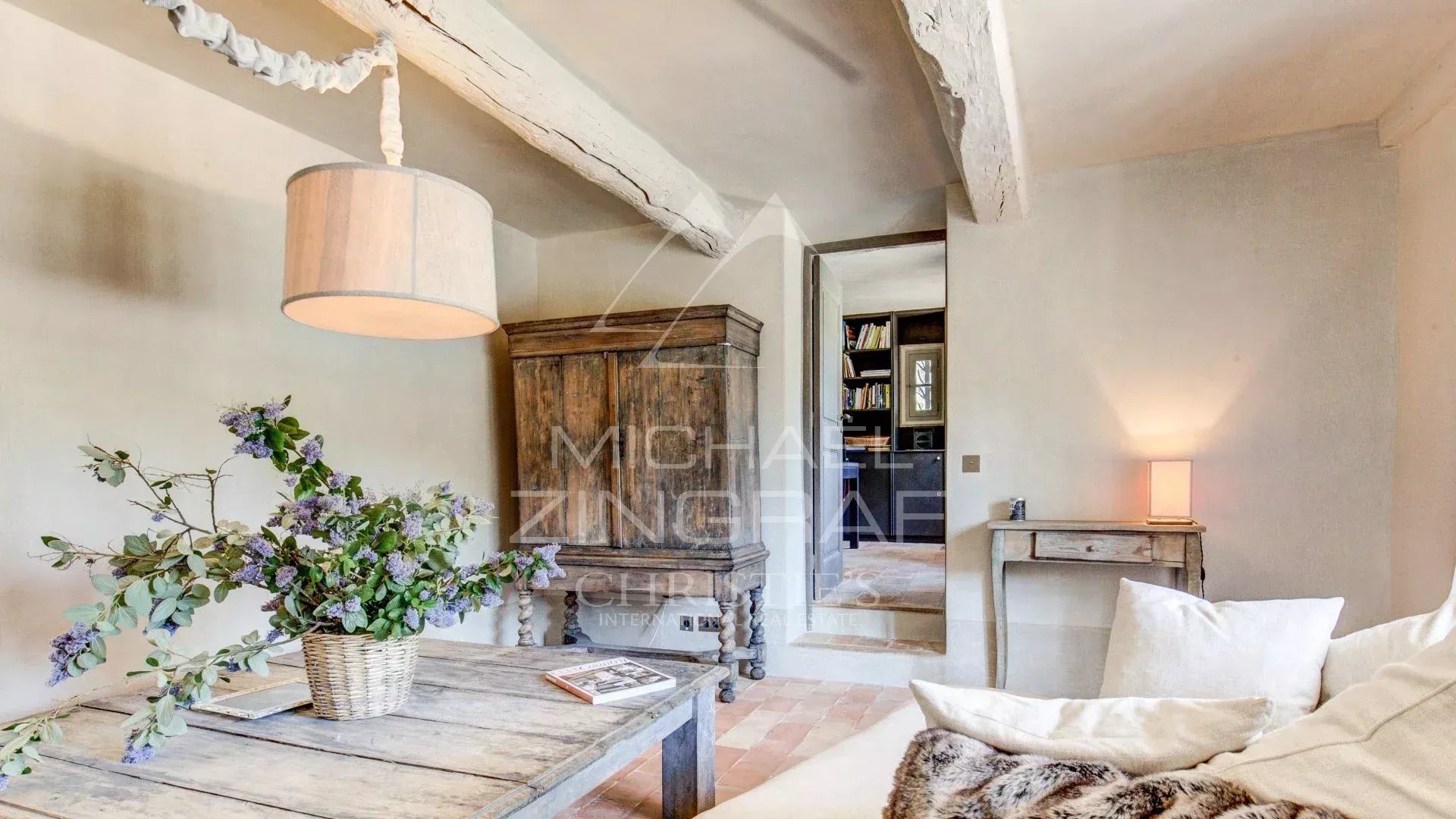 6 Bedroom Villa/Townhouse's Image 5