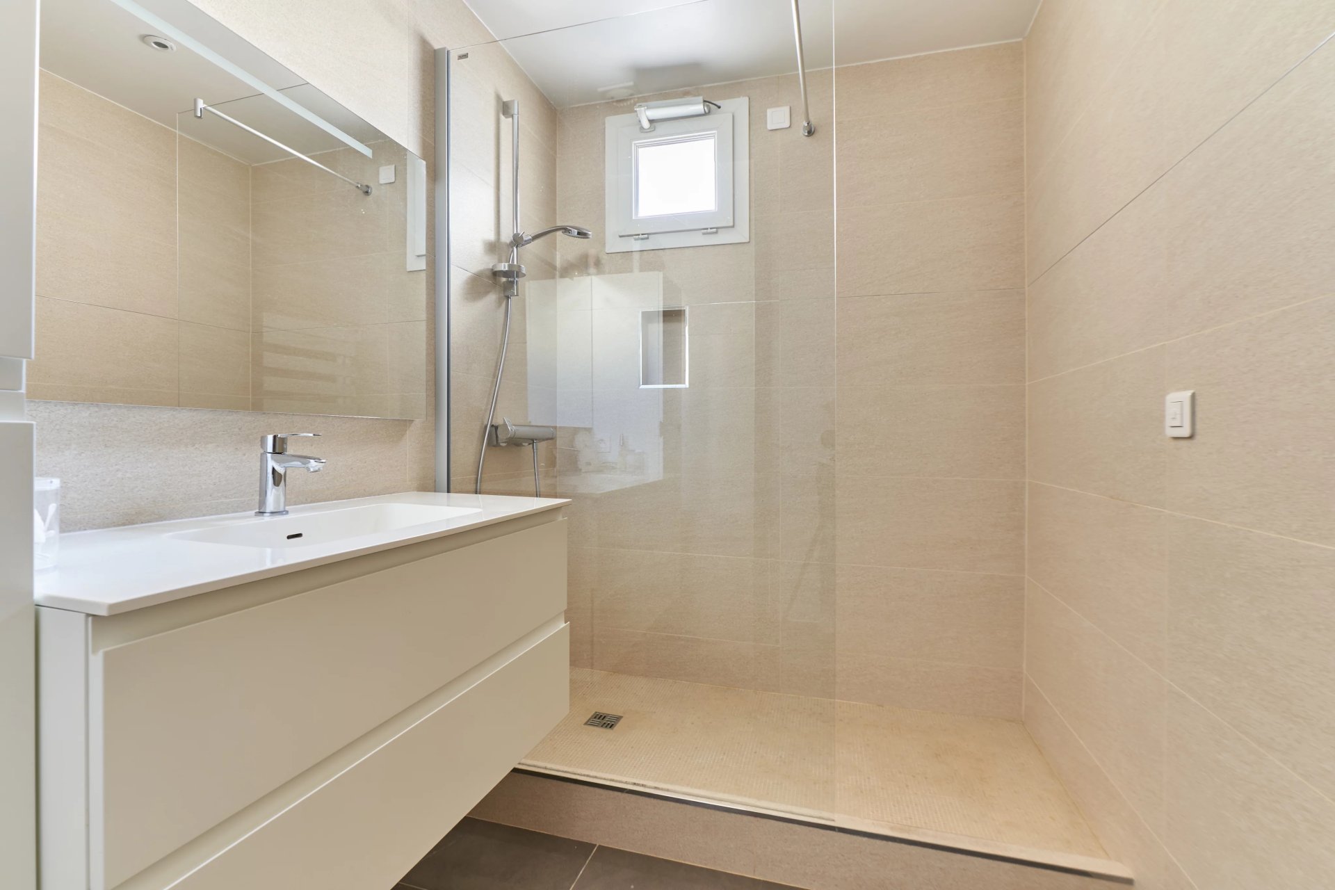 2 Bedroom Apartment/Flat's Image 14