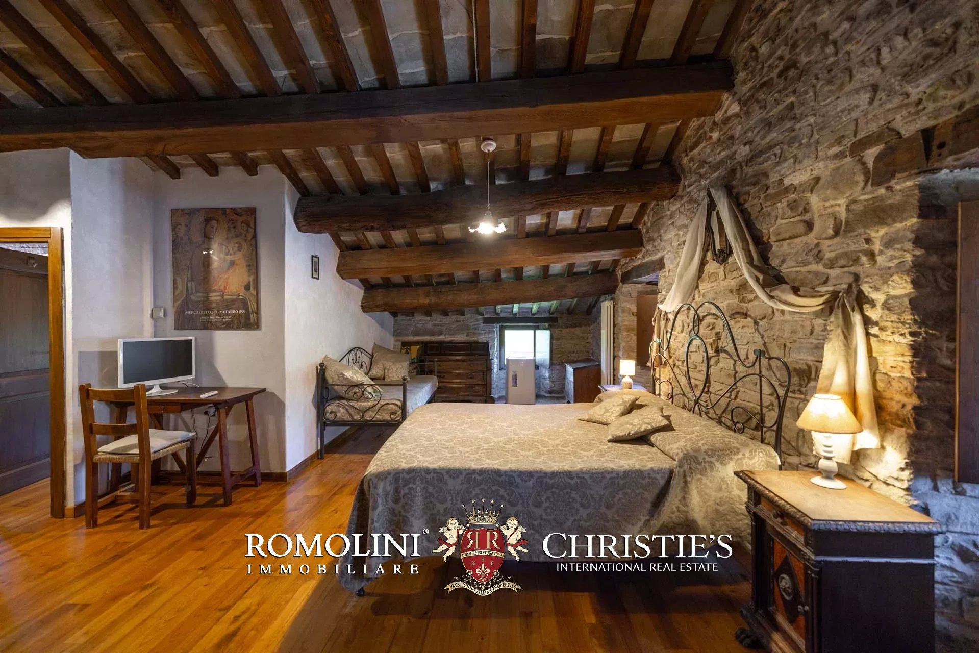 10 Bedroom Chateau's Image 36