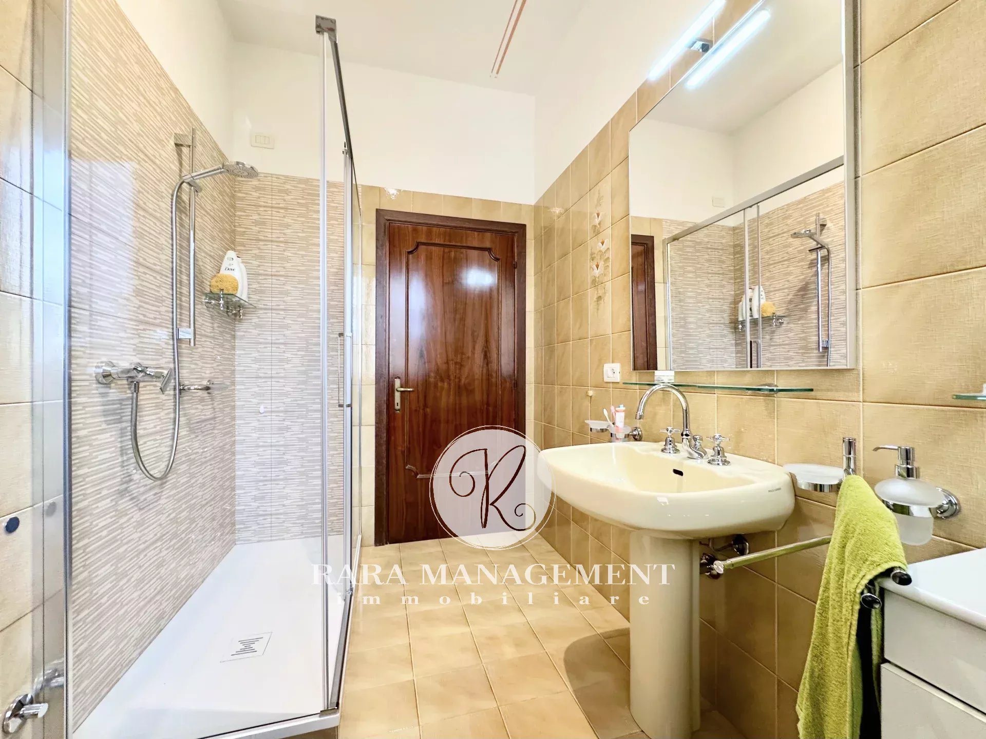 PORTO SANT'ELPIDIO, ZONA CRETAROLA | ARREDATO | NO CONDOMINIO | 2 CAMERE MATRIMONIALI | 2 BALCONI | MANSARDA | POSTO AUTO ESCLUSIVO | CORTE ESCLUSIVA | ZONA RESIDENZIALE RISERVATA E BEN SERVITA |