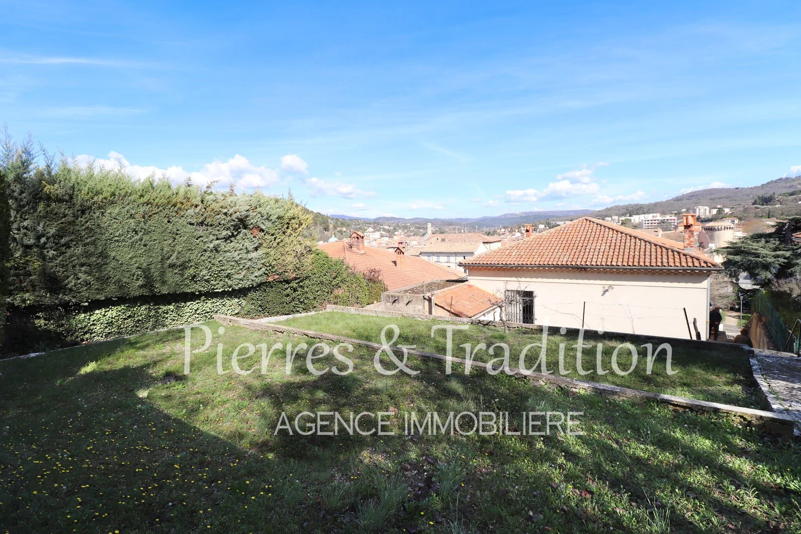 Agence immobilière de Pierres et Tradition en Luberon Apt