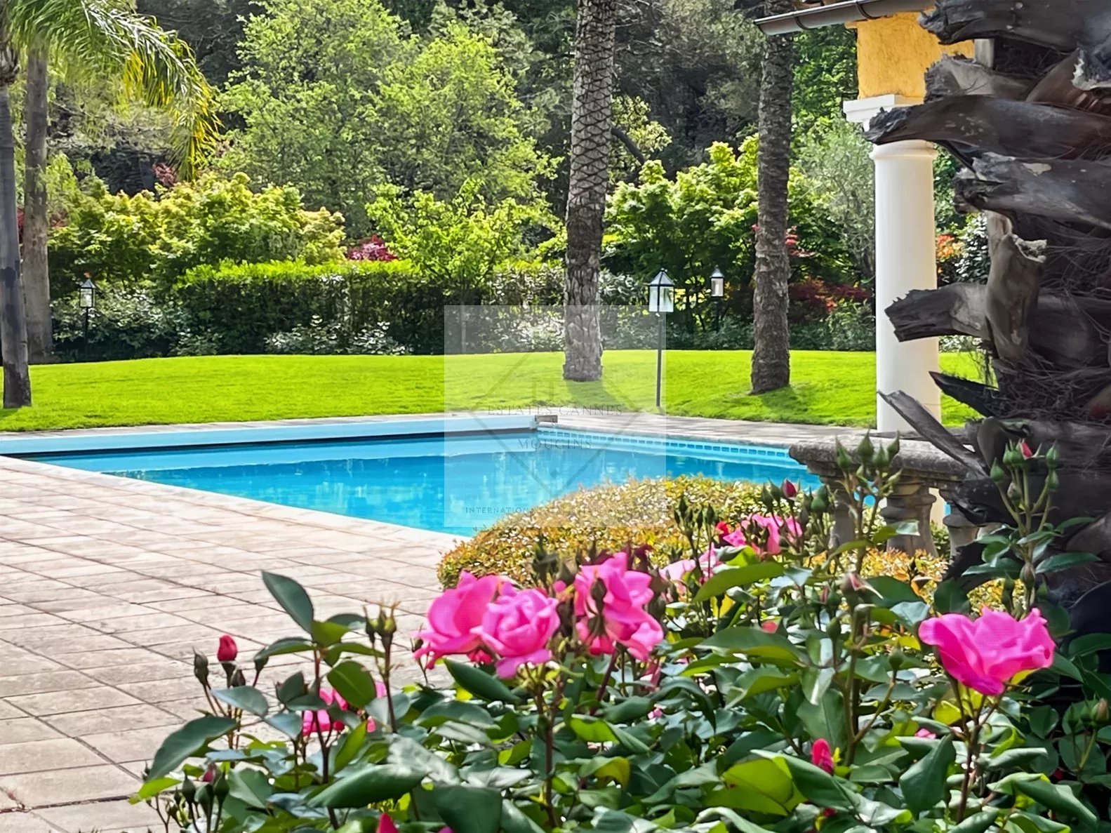MOUGINS — VILLA D’EXCEPTION À LOUER À L’ANNÉE — photo 9