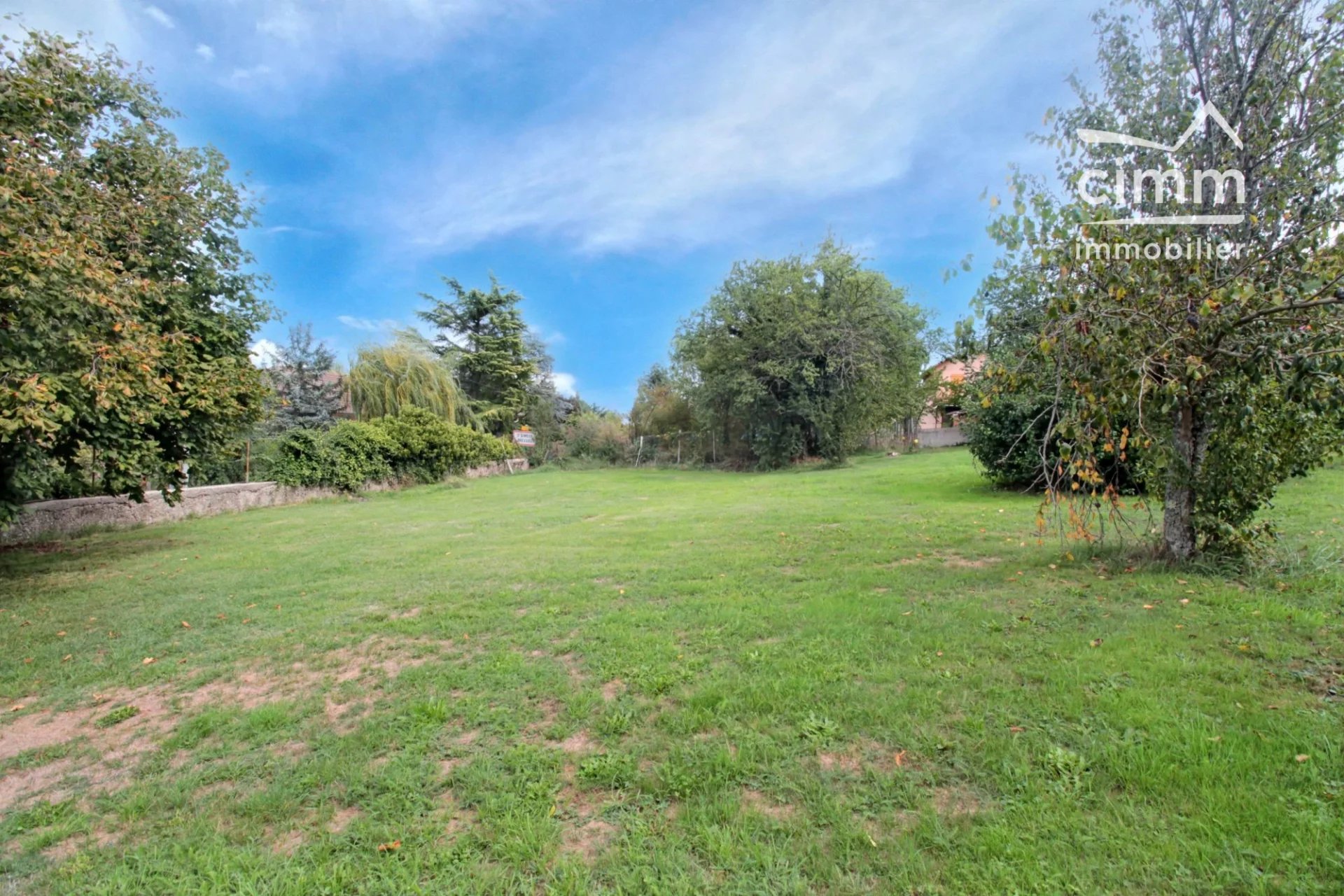 A VENDRE, à Saint Siméon de Bressieux(38870) terrain de 643m²
