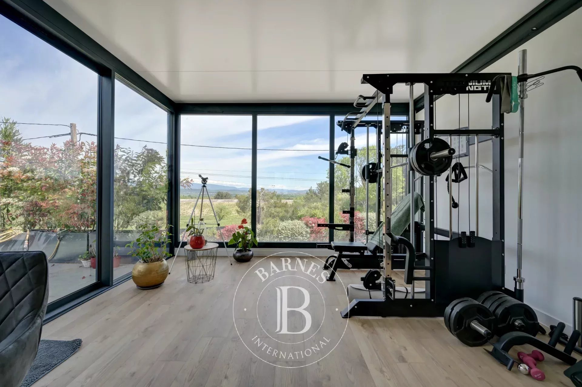 2NEAR AIX-EN-PROVENCE – CONTEMPORARY HOUSE 4,747 SQ FT – 7 BEDROOMS – HEATED SWIMMING POOL – LANDSCAPED GARDEN 0.99 ACRES – ABSOLUTE TRANQUILLITY - picture 11