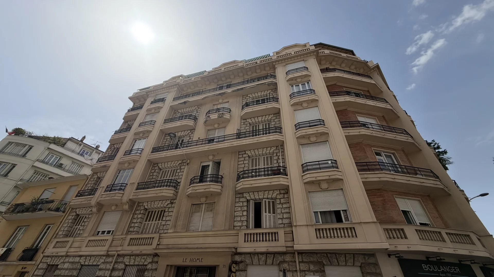 Musiciens - 2 Pièces de 82 m² en étage élevé