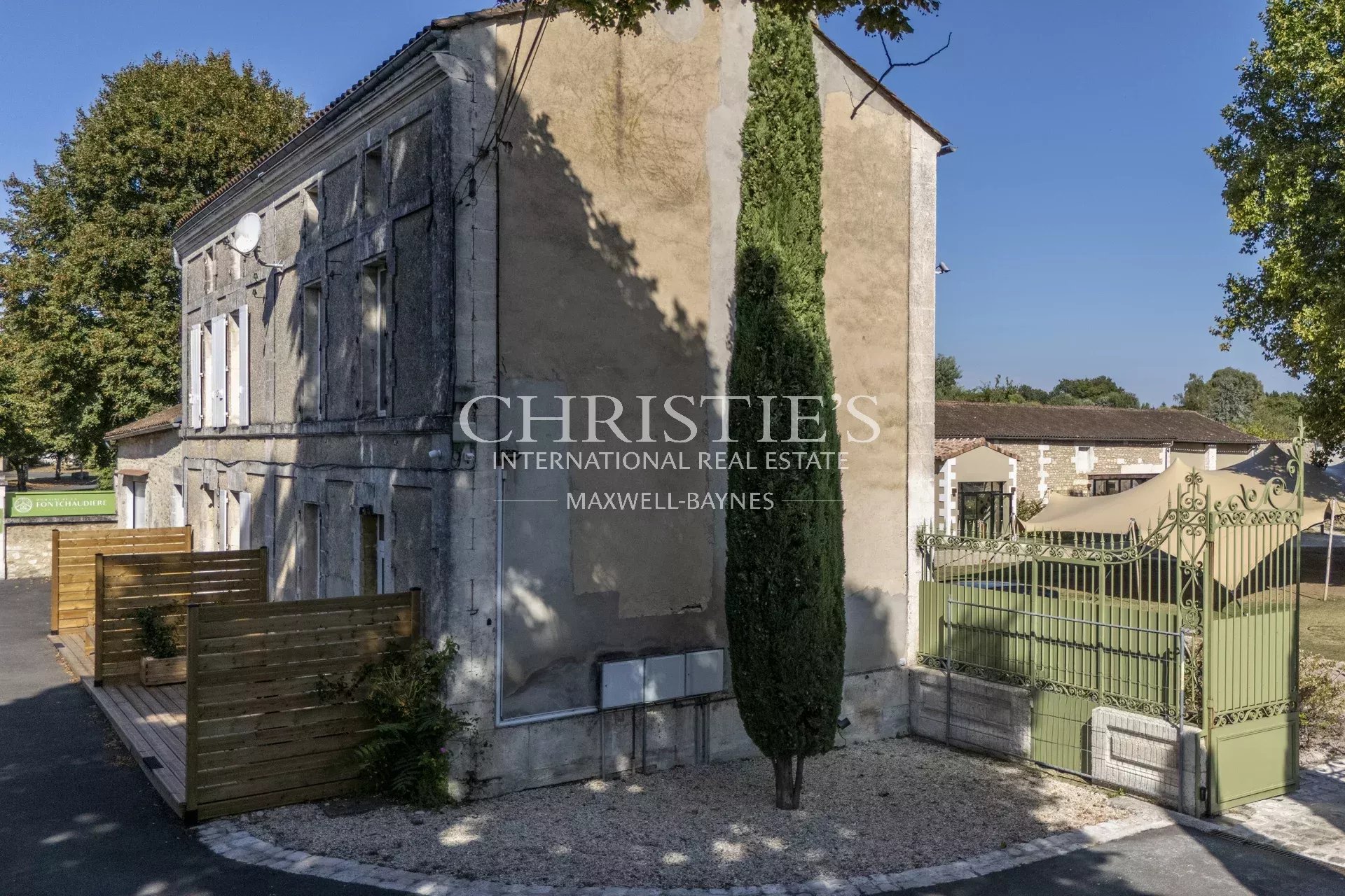 13 Bedroom Villa/Townhouse's Image 42