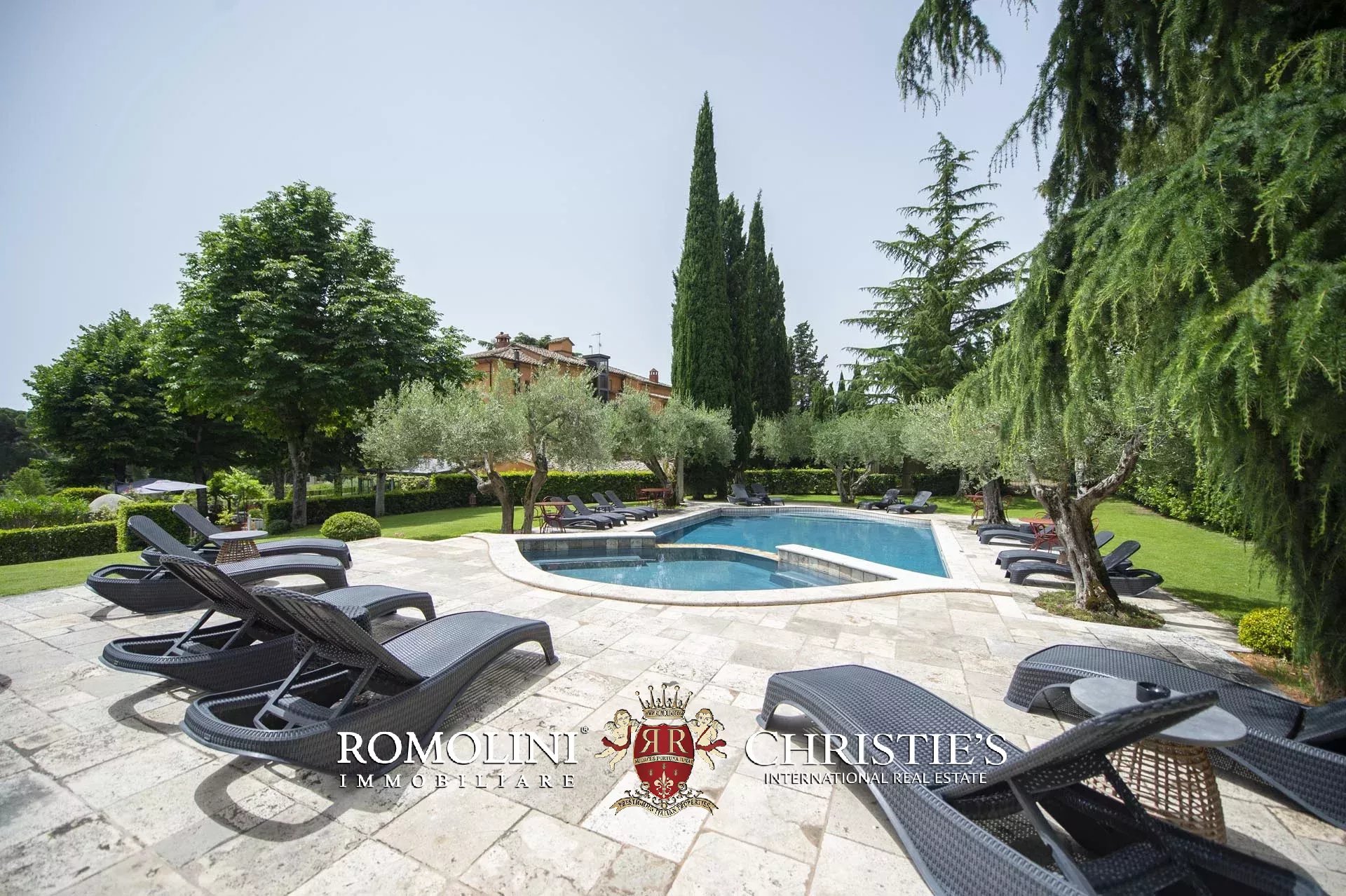 12 Bedroom Villa/Townhouse's Image 19