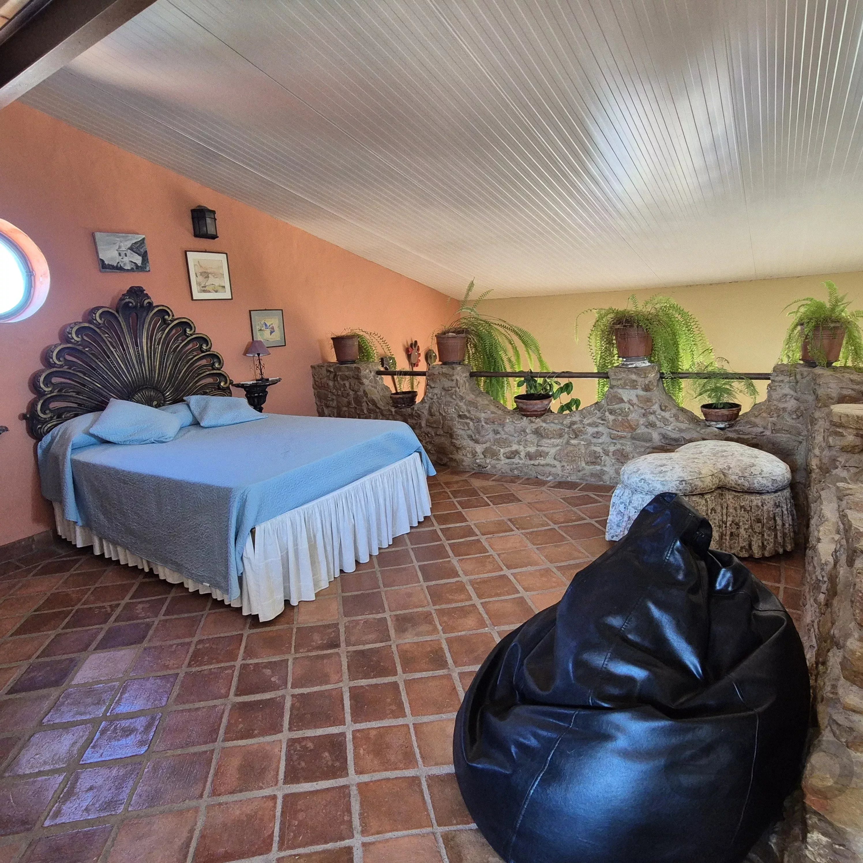 Country house with swimming pool 87034529 image 34