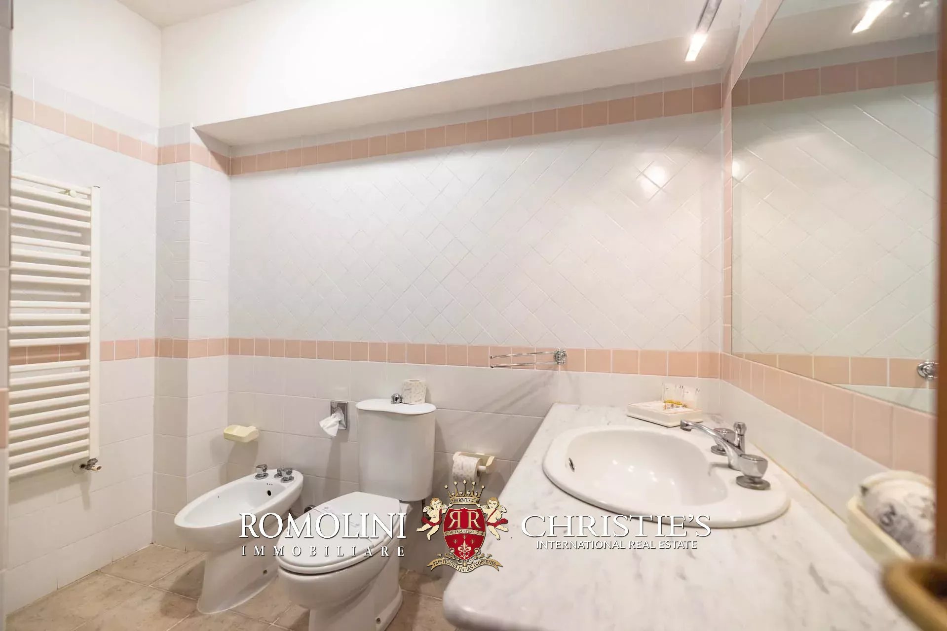 108 Bedroom Villa/Townhouse's Image 40