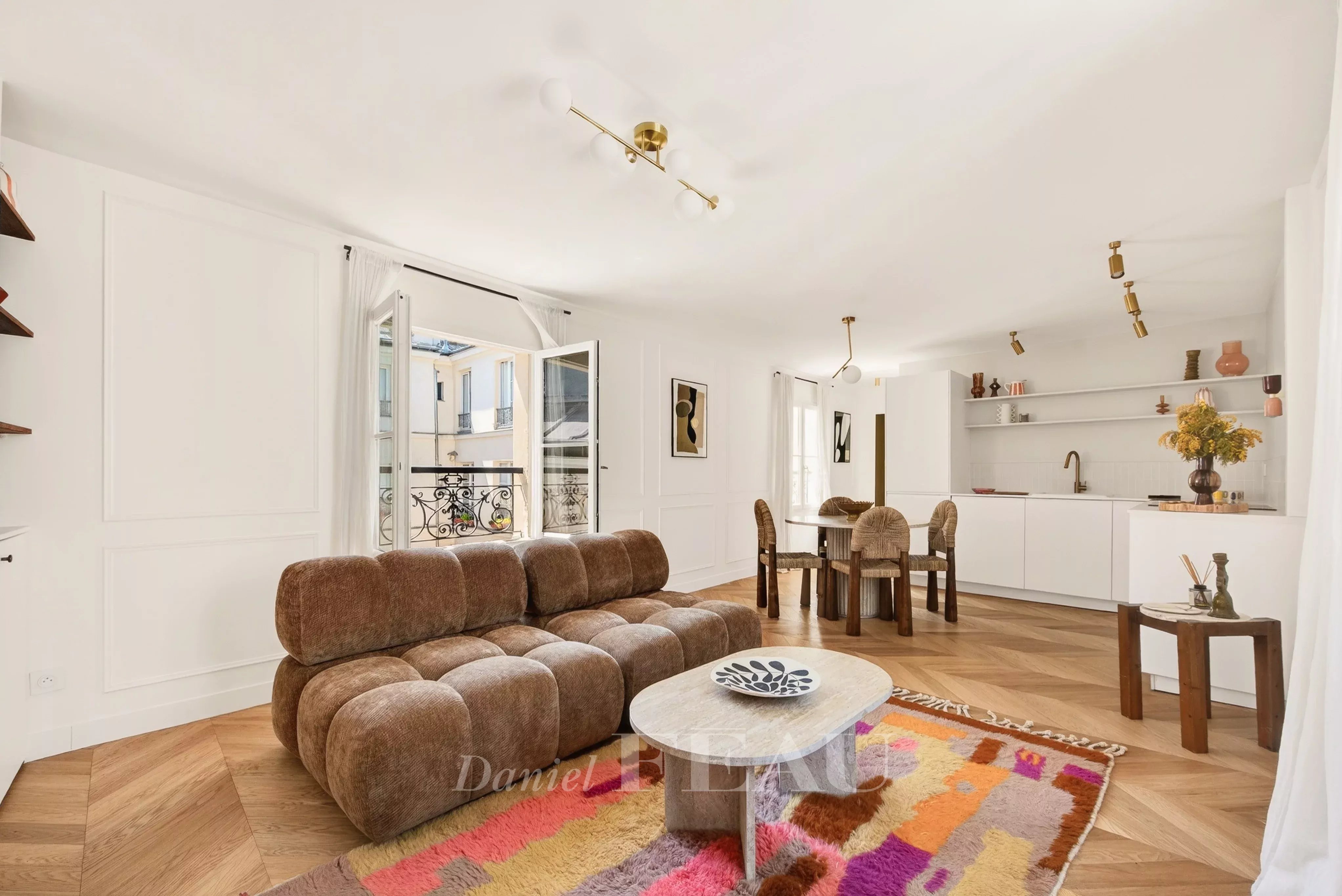 PARIS IVe - RUE MADAME DE SEVIGNE