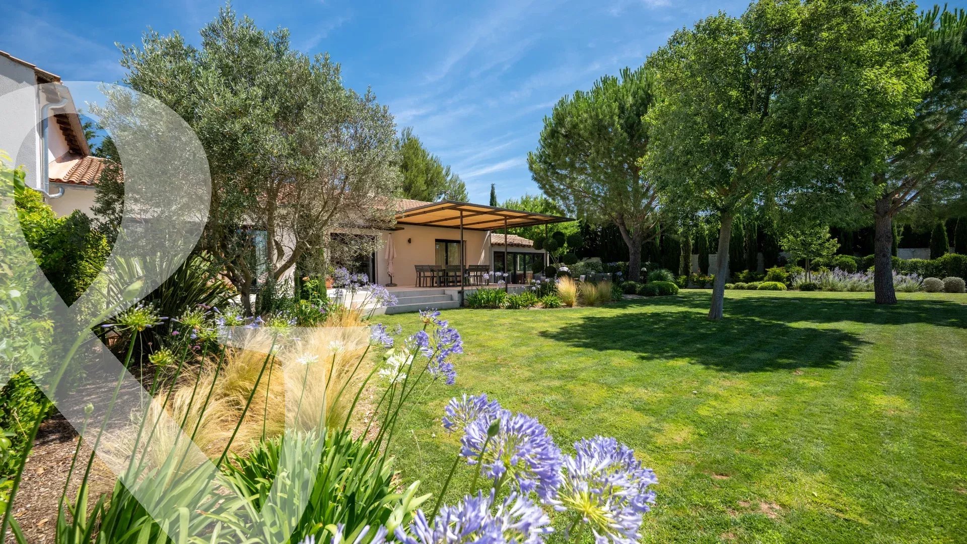 BELLE MAISON PROVENCALE