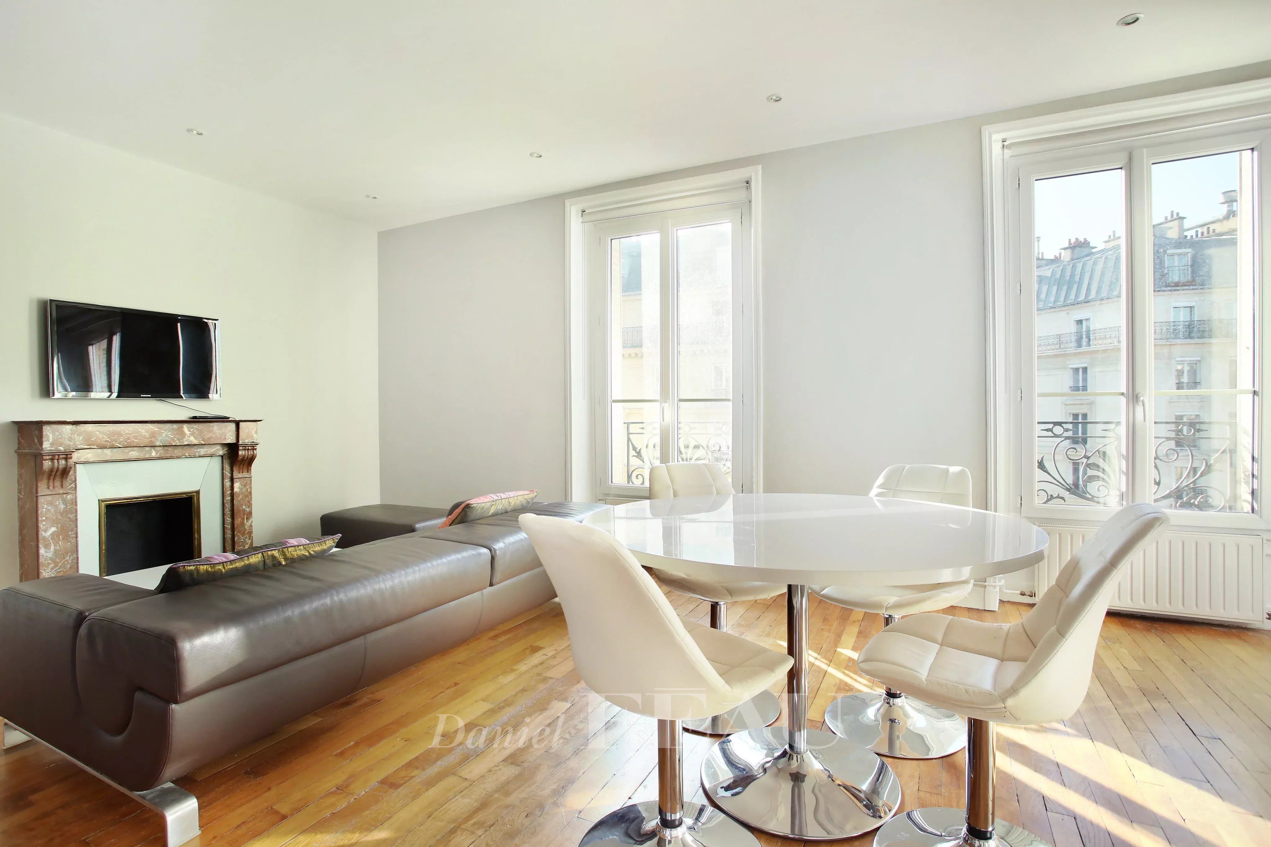 Dining room Wooden floor Fireplace