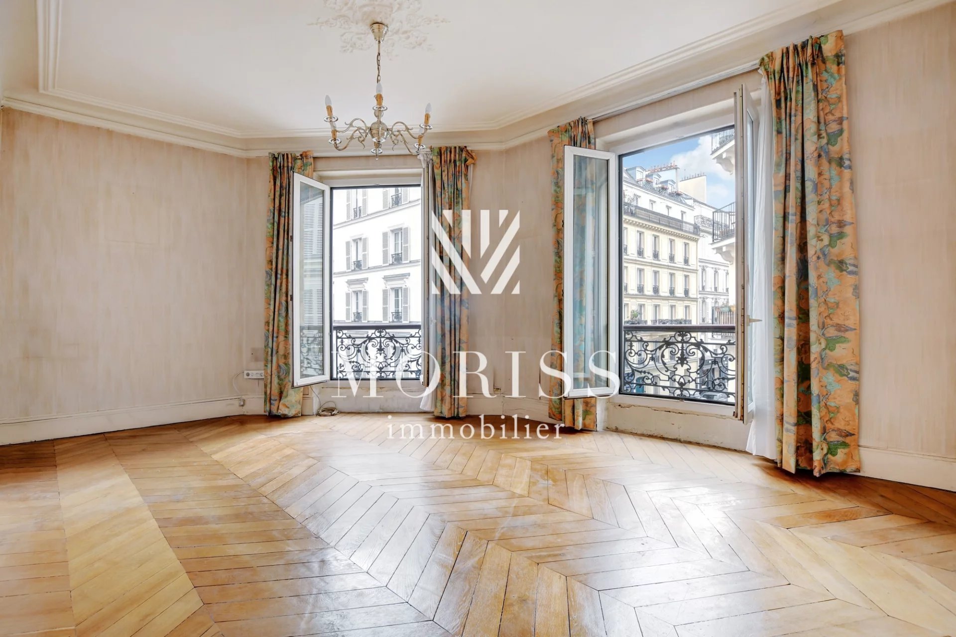 APPARTEMENT 4 PIECES 2/3 CHAMBRES - COEUR DES BATIGNOLLES - Image Array