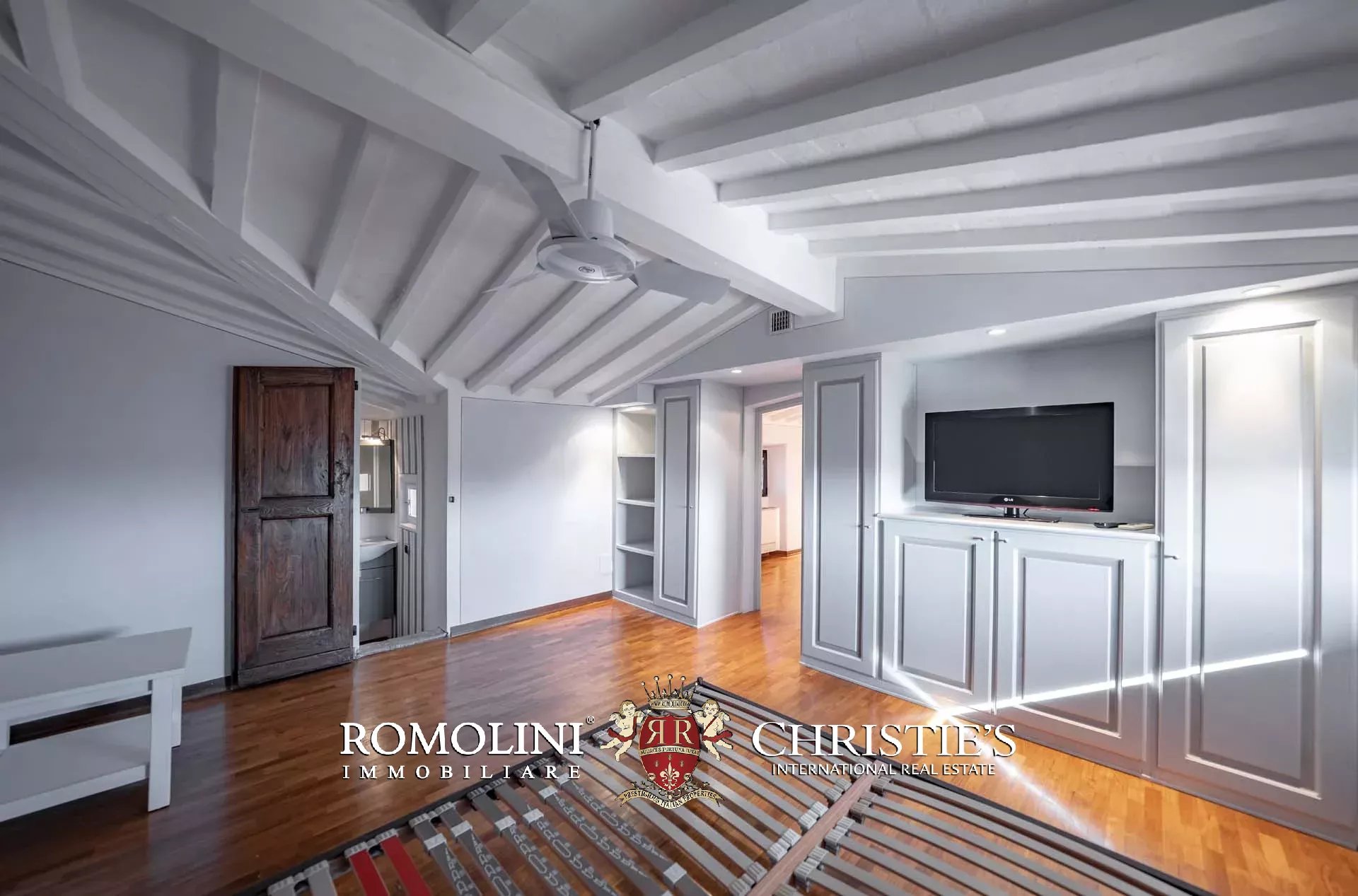 6 Bedroom Apartment/Flat's Image 37