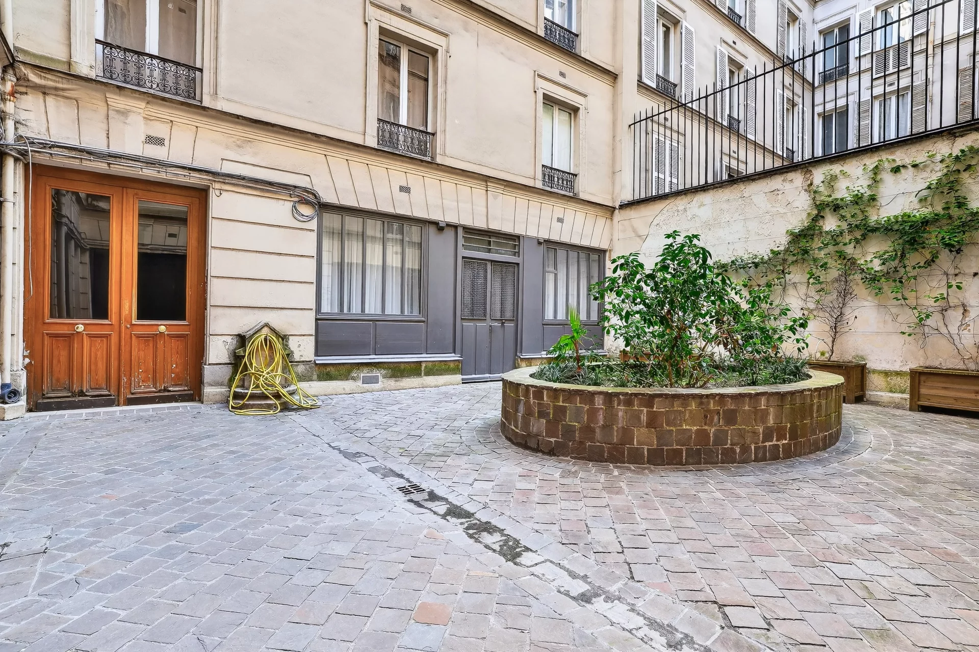 Paris 9e - MAUBEUGE / SQUARE MONTHOLON