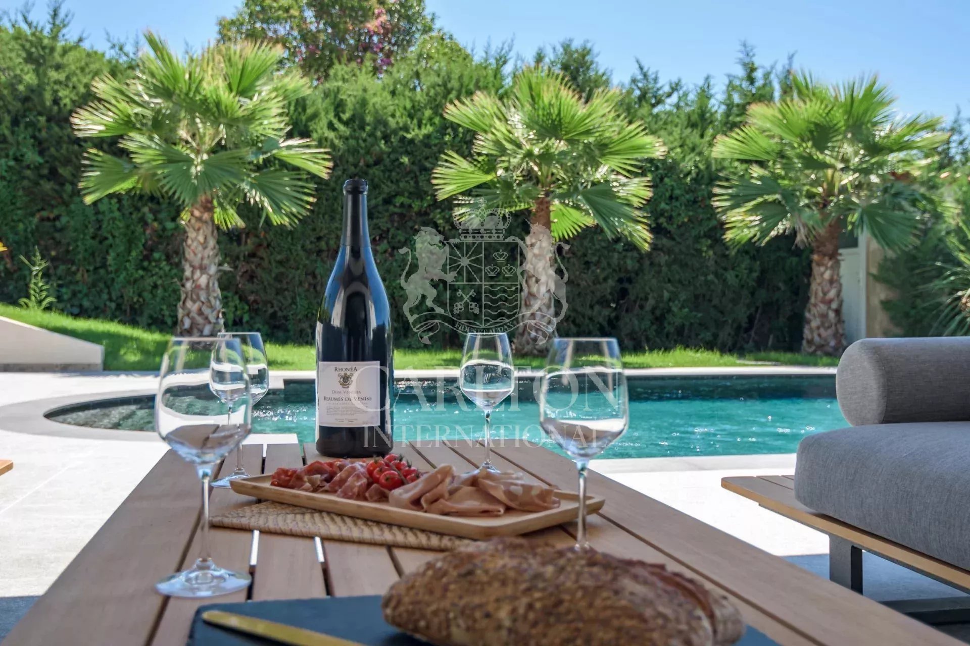 LA COLLE SUR LOUP – Charmante contemporaine de 5 chambres au calme