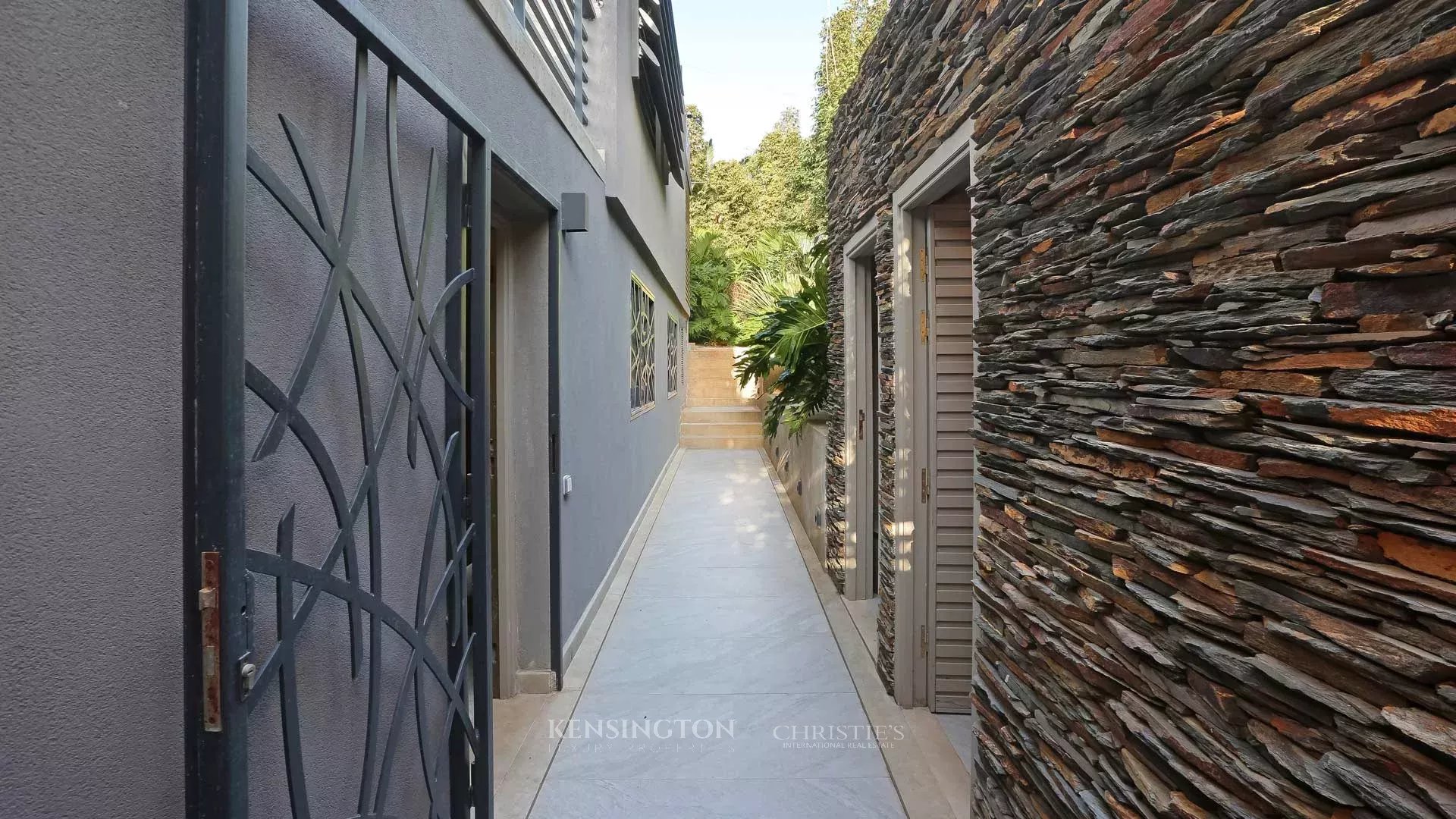 4 Bedroom Villa/Townhouse's Image 28