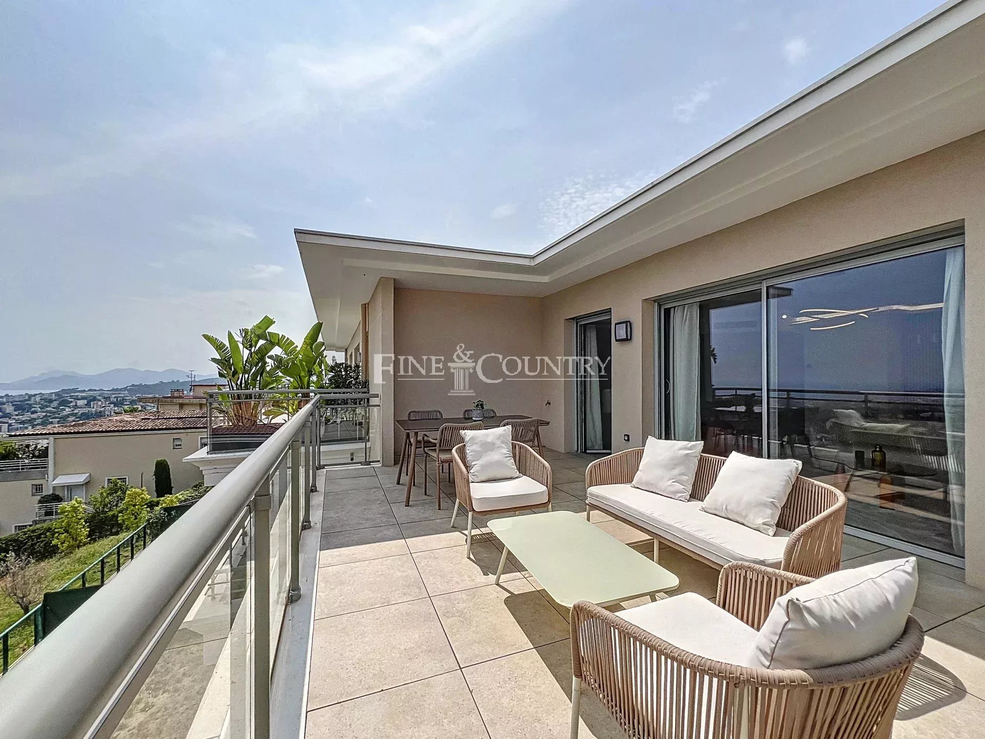 Photo of Sea view apartment for sale in Le Cannet