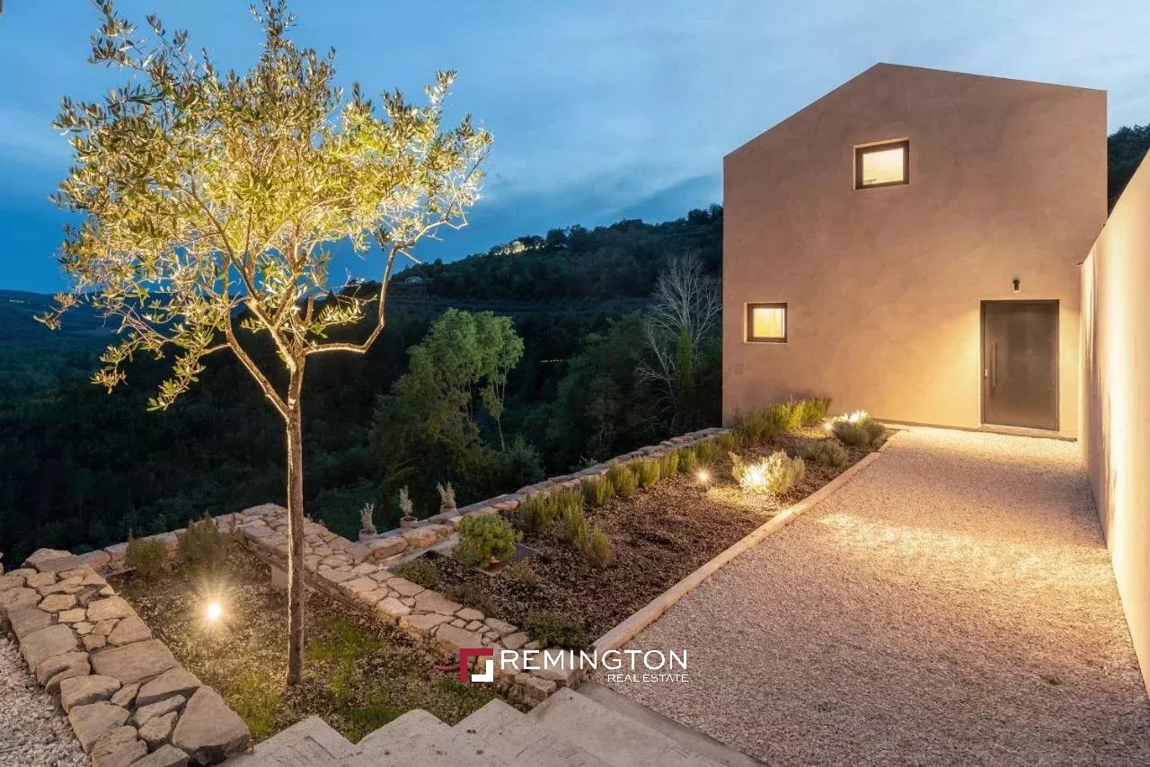 4 Bedroom Villa/Townhouse's Image 7