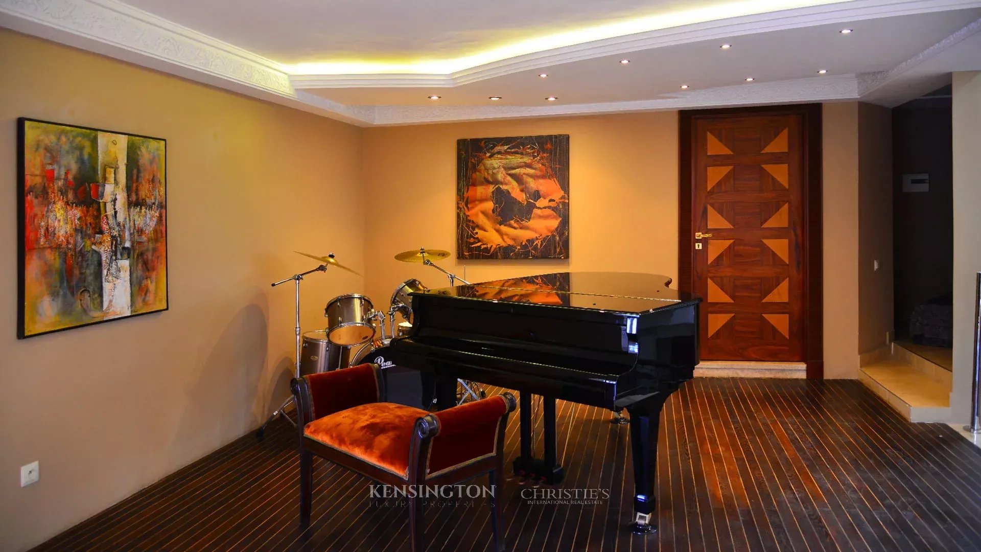 7 Bedroom Villa/Townhouse's Image 11