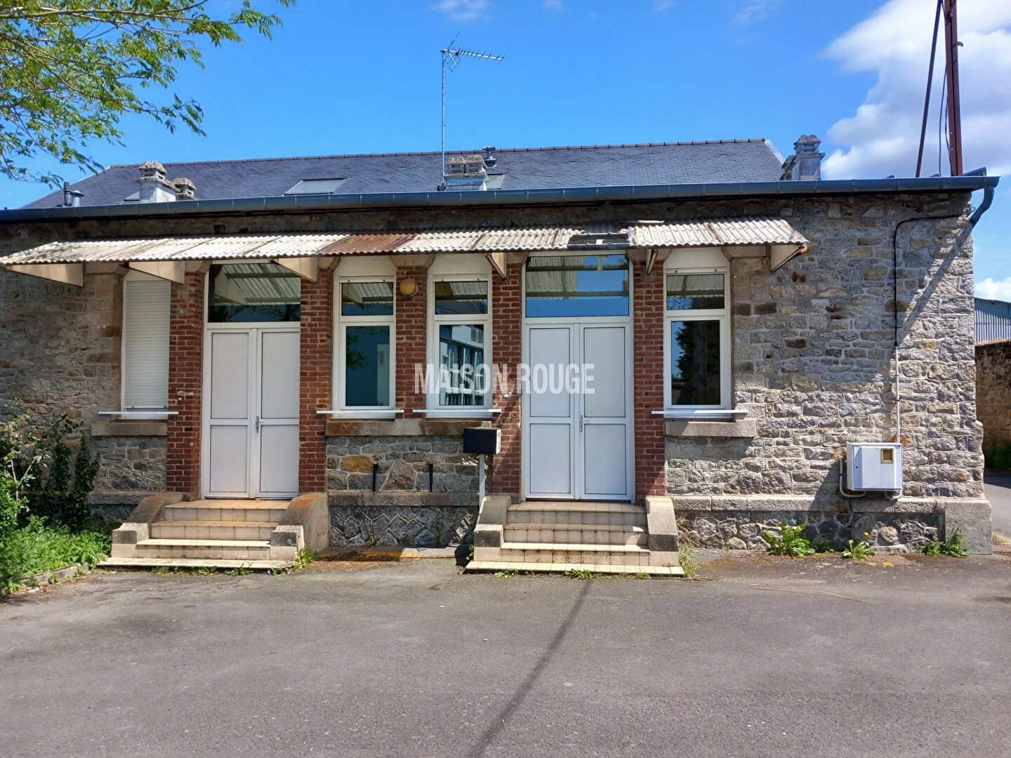 Maison en pierres et briques à rénover ? Quartier des Casernes / Proche gare