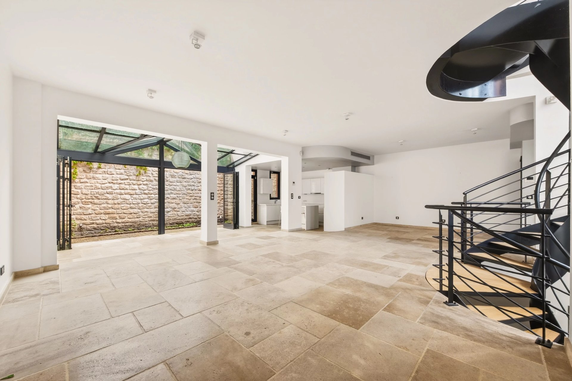 4 Bedroom Villa/Townhouse's Image 4
