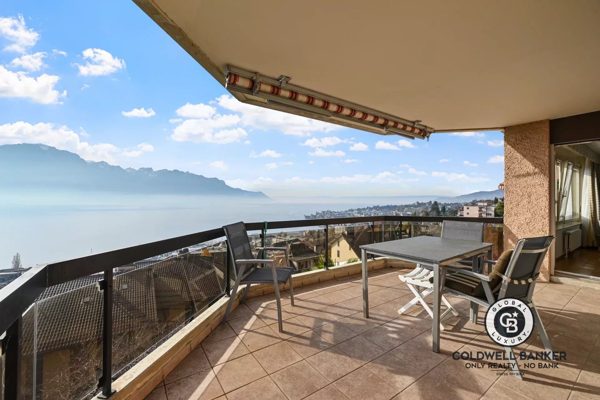 MONTREUX - SPACIEUX 4.5 PIECES AVEC VUE IMPRENABLE - Photo 2