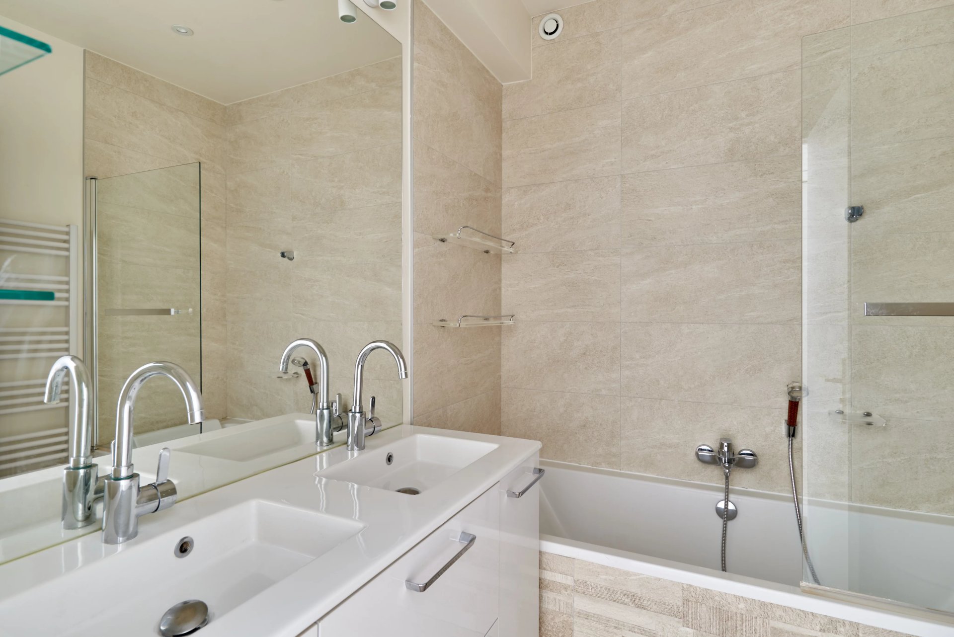 3 Bedroom Apartment/Flat's Image 4