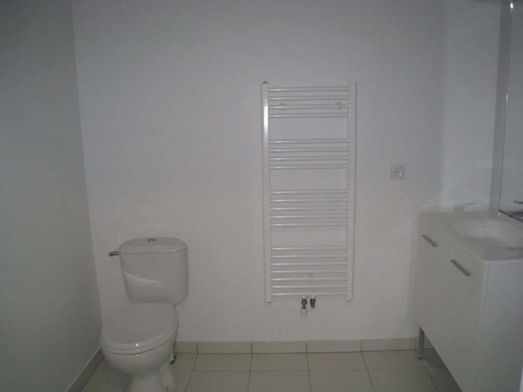 480837 Location Villeurbanne