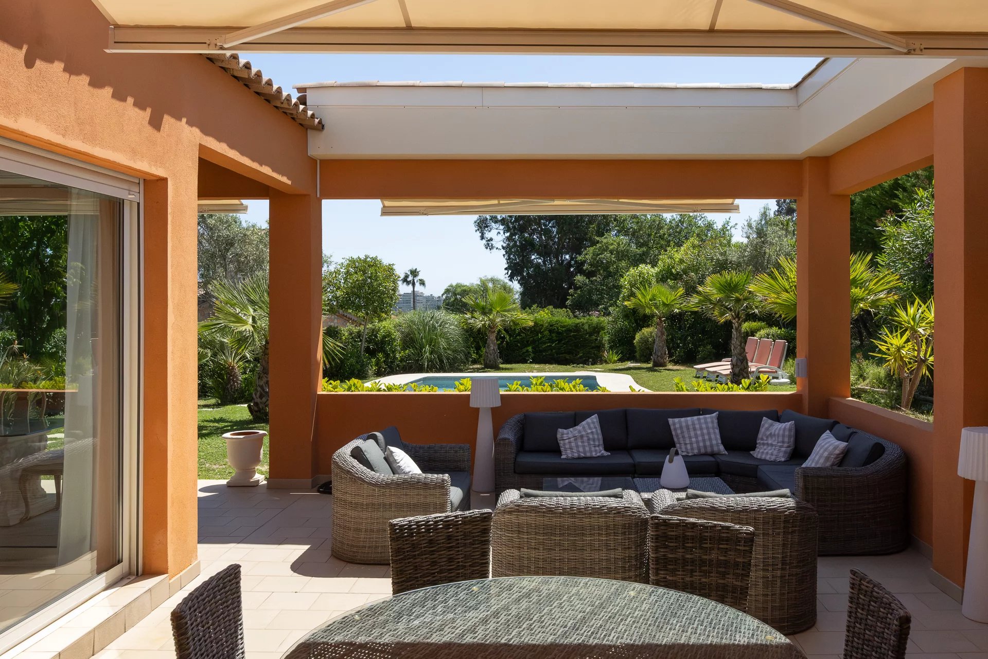 MINELLE - SINGLE STOREY PROPERTY IN A PRIVATE ESTATE