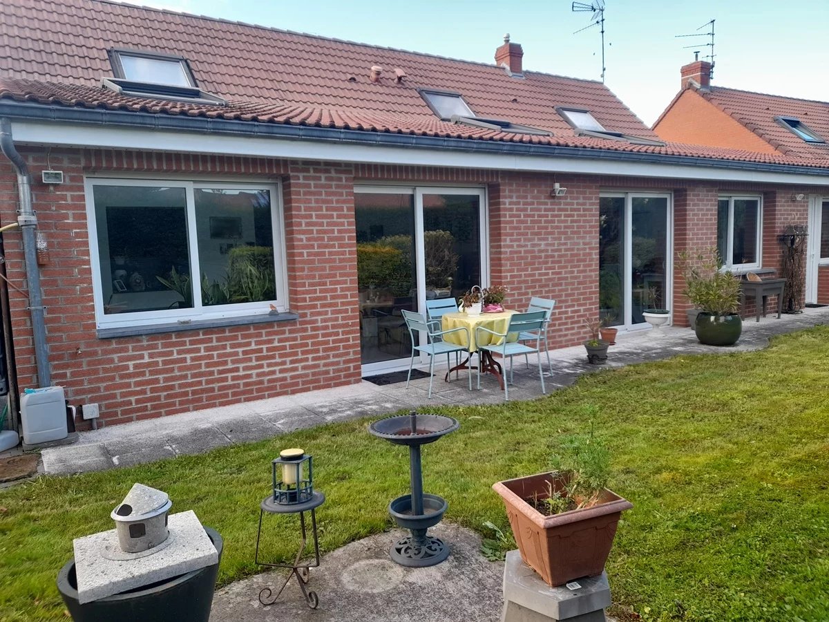 SEMI PLAIN PIED 3 CHAMBRES A 2 KM DE LA GARE