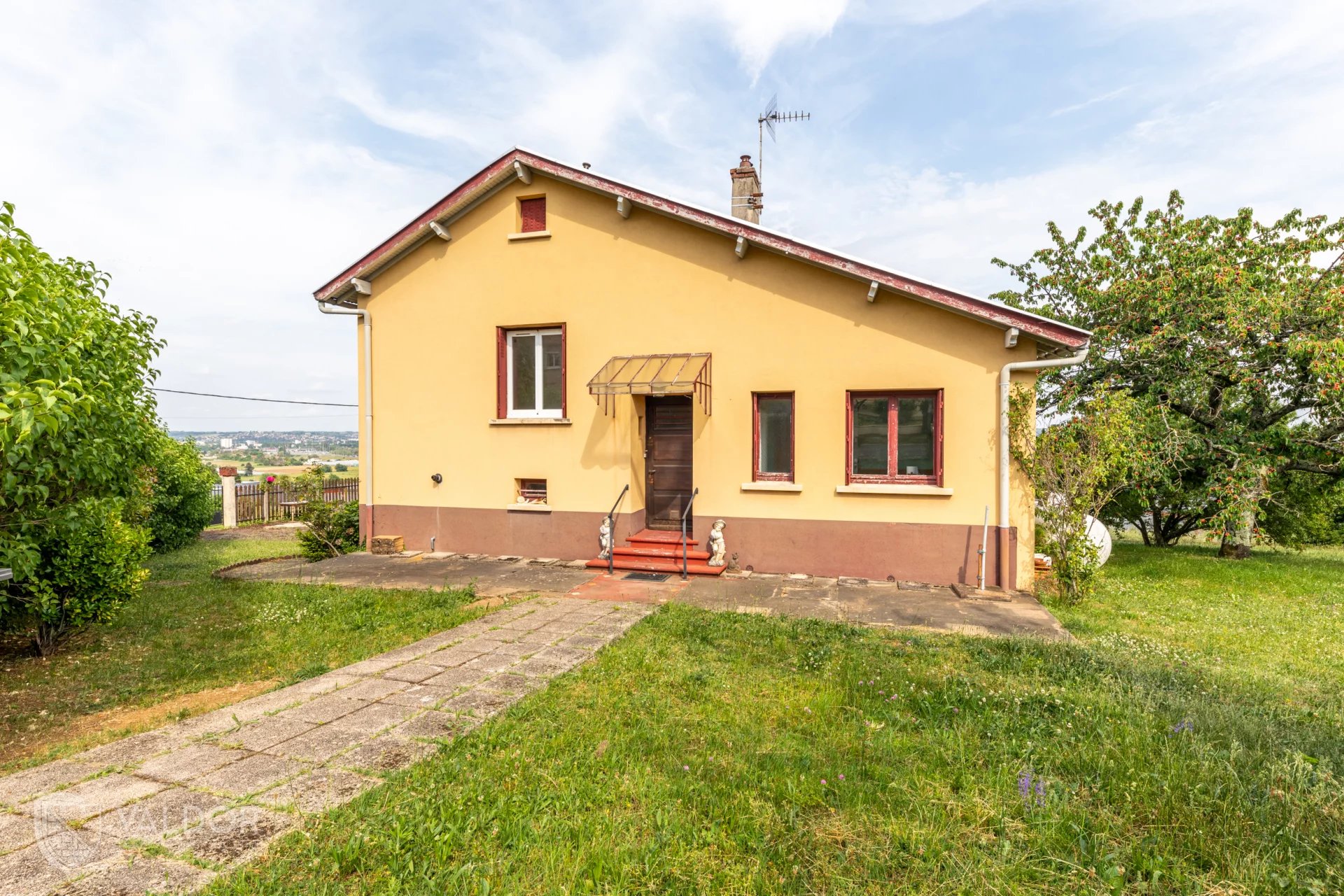 Maison de 65 m² à rénover sur parcelle de 1 234 m²