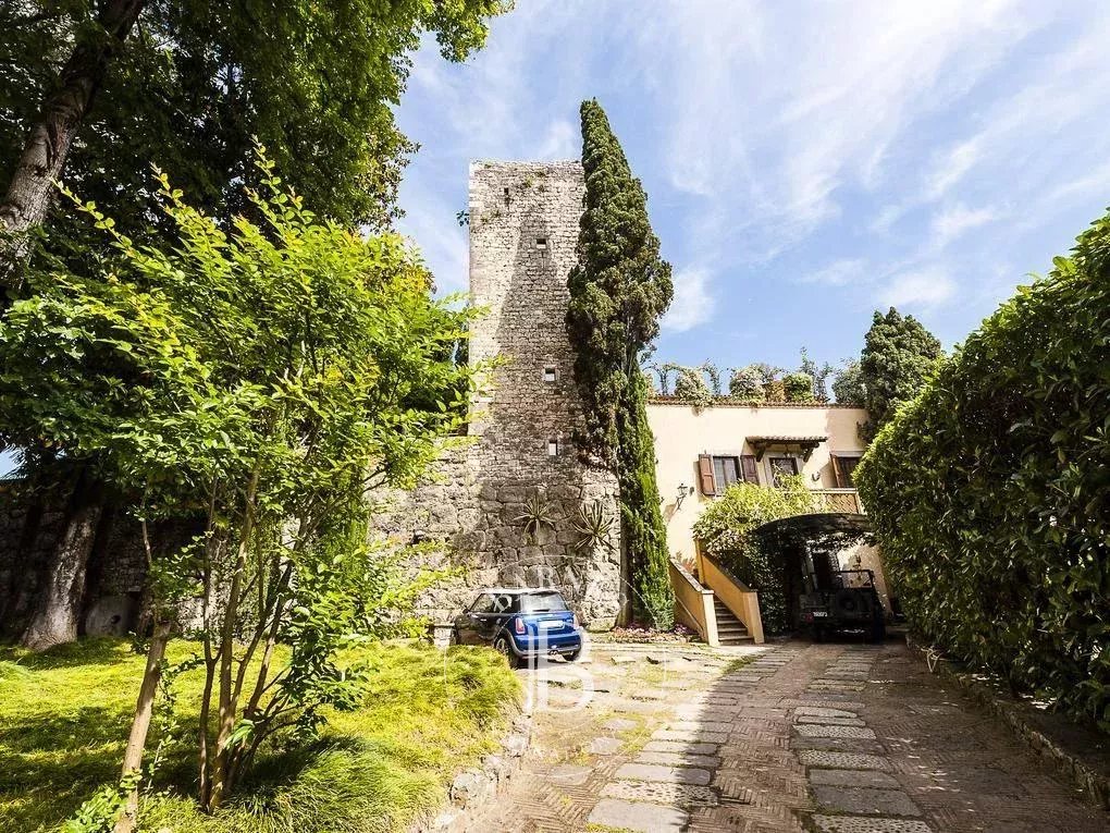 Villa di Lusso sul Mare con Vista Golfo di Gaeta