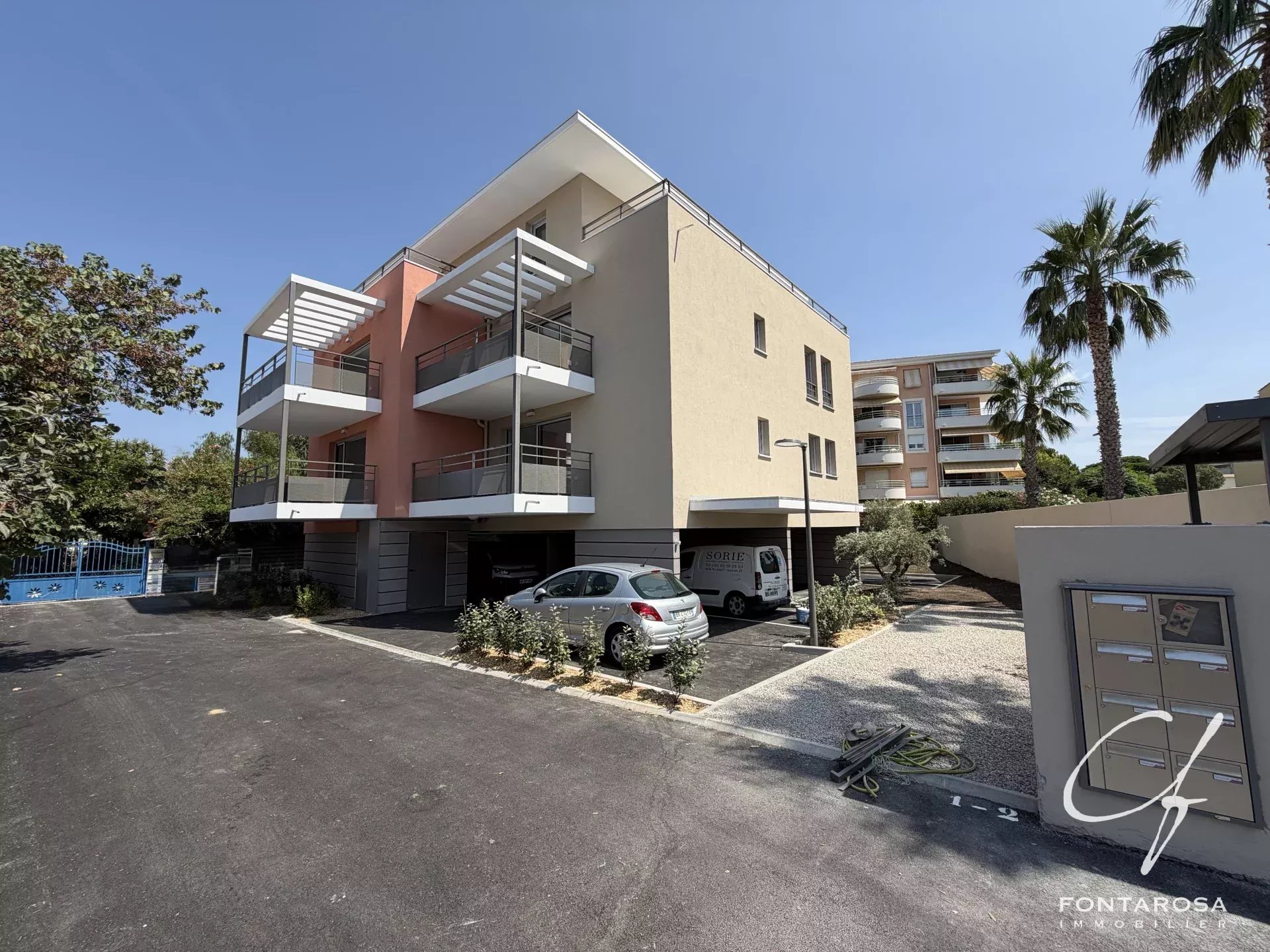 Agence immobilière de 