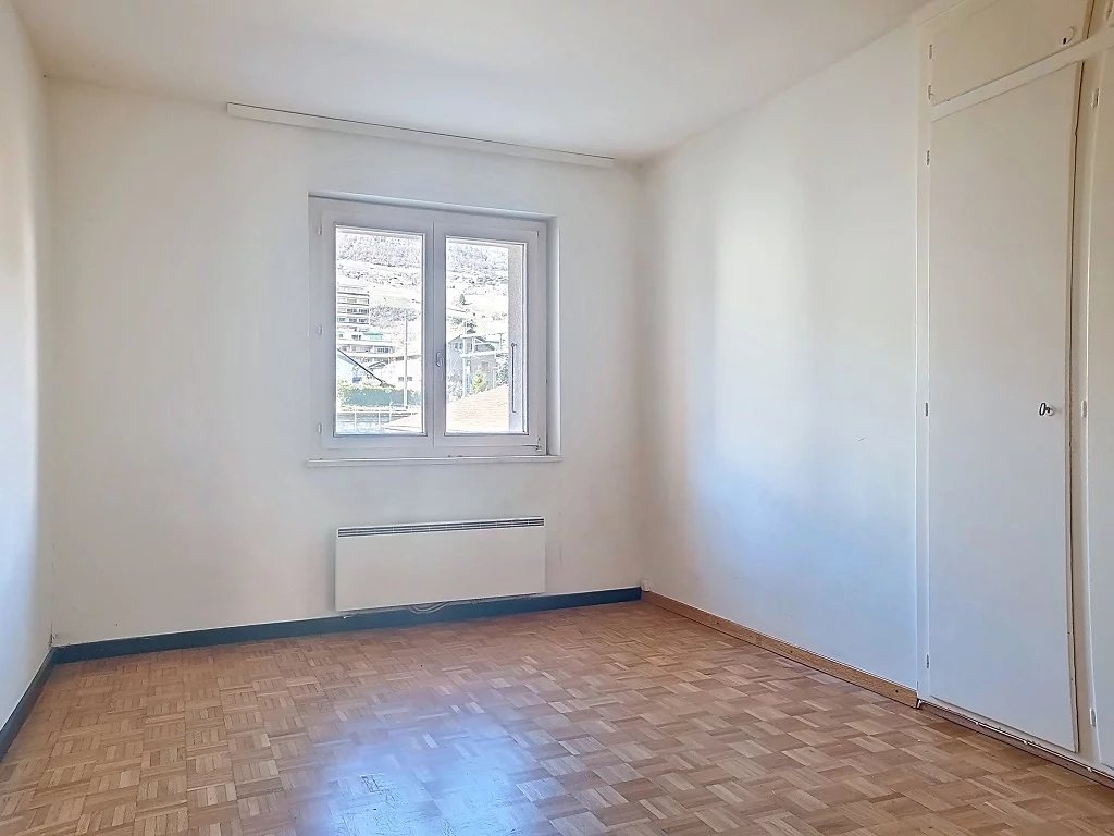 4 pièces au centre de Sierre, à proximité de la gare - Photo 4