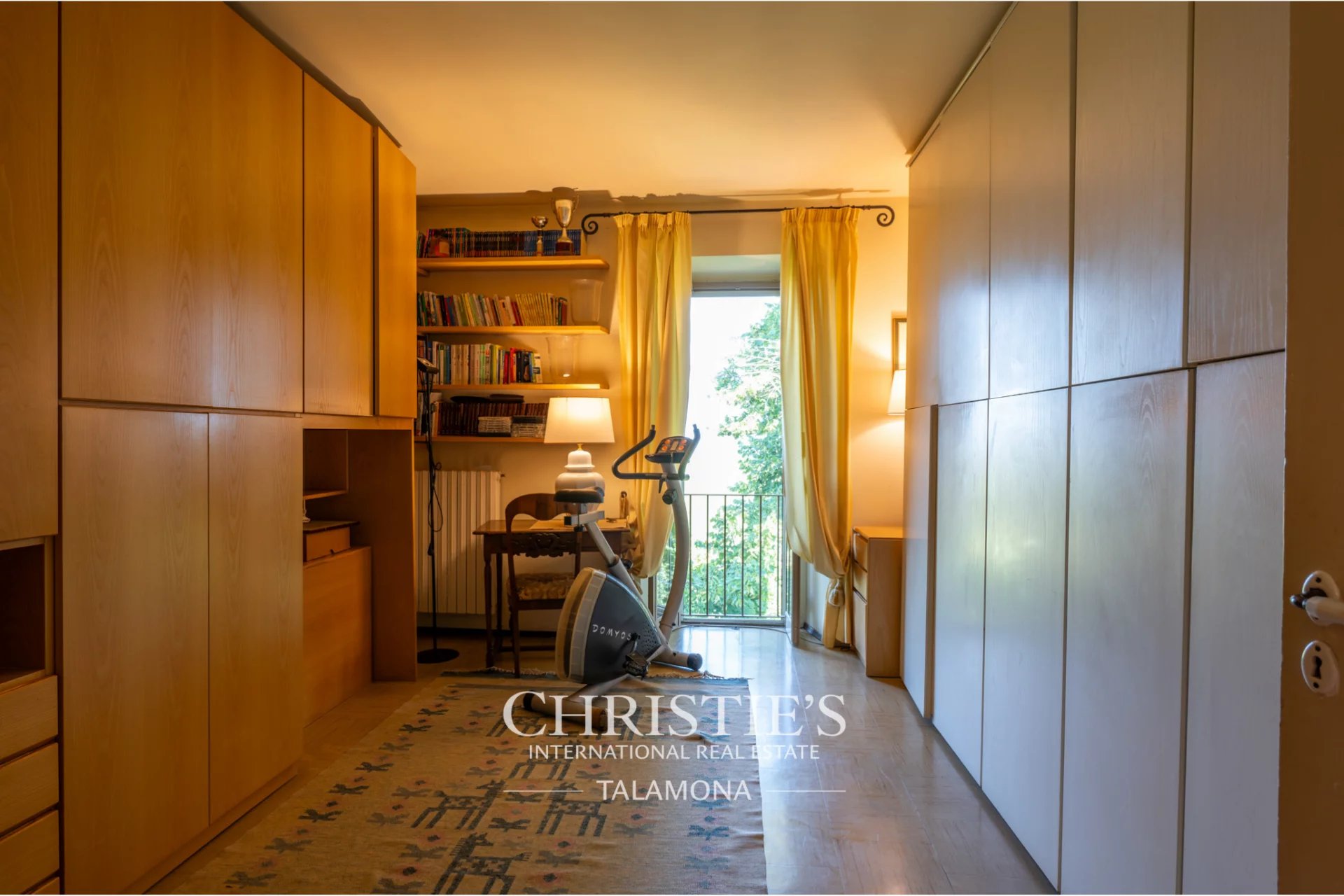 10 Bedroom Villa/Townhouse's Image 65
