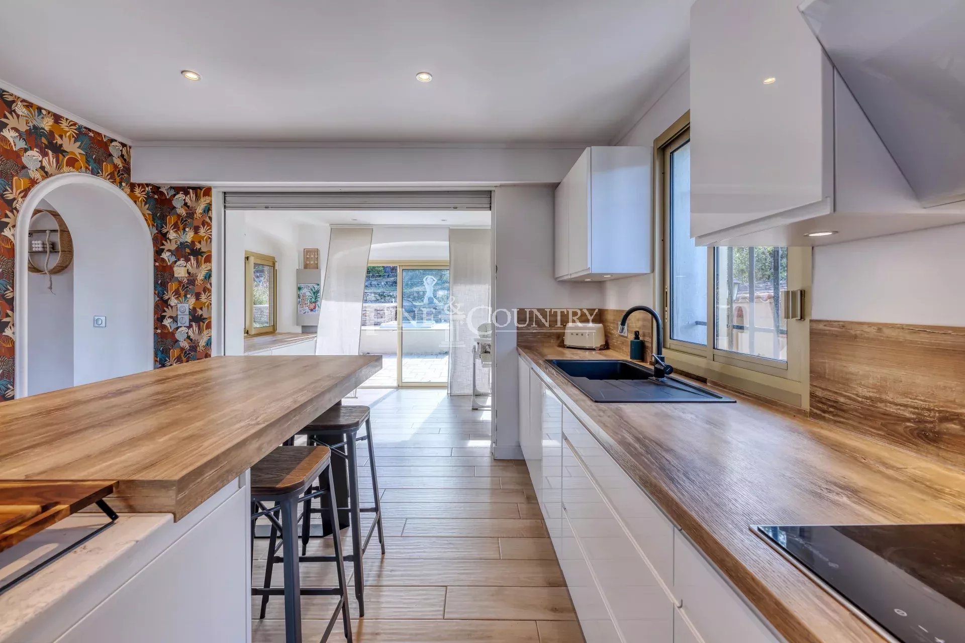 Photo of For sale  Villa in Valbonne - Panoramic view