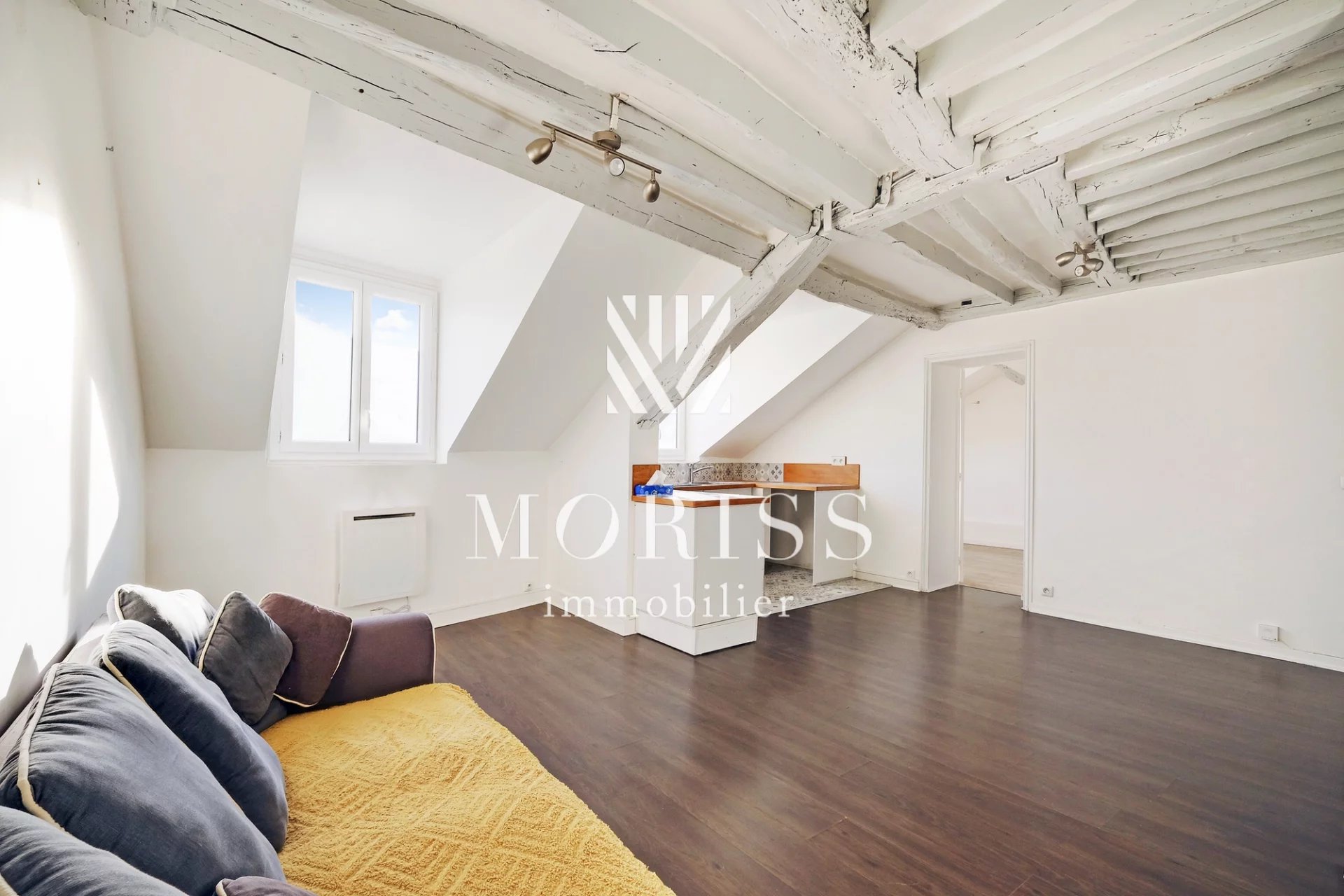 Charmant 2 pièces baigné de lumière – Faubourg-Montmartre (Paris - Image Array