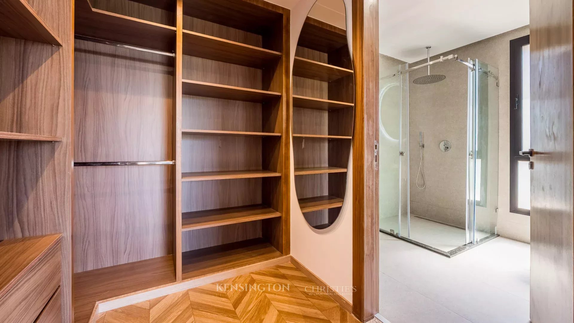 5 Bedroom Villa/Townhouse's Image 24