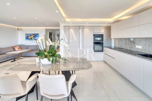 Cannes 3-room apartment panoramic sea view — photo 3