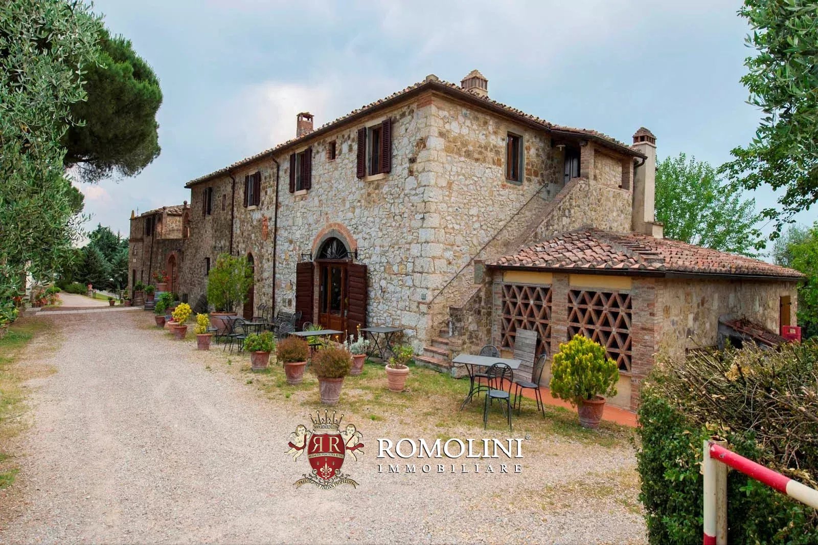 53 Bedroom Vineyard's Image 17